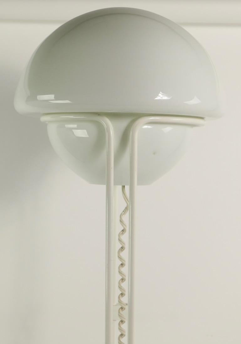 Italian Modernist Floor Lamp After Fabio Lenci for Guzzini For Sale 7