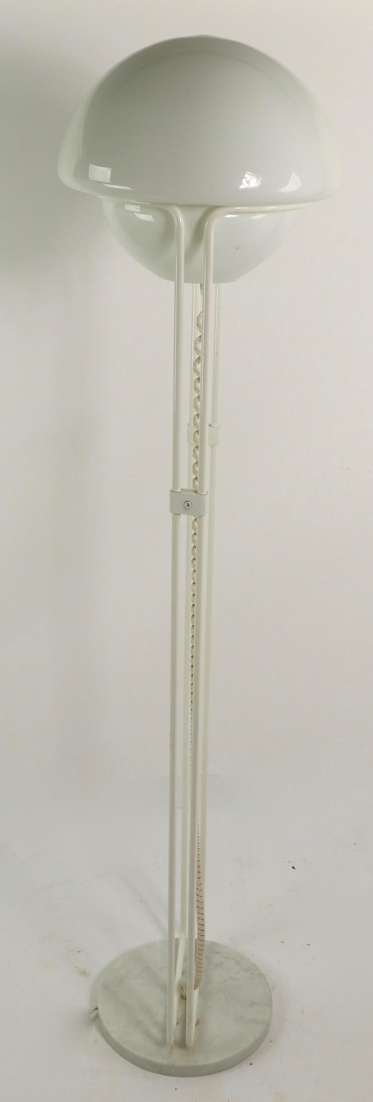 Italian Modernist Floor Lamp After Fabio Lenci for Guzzini For Sale 3
