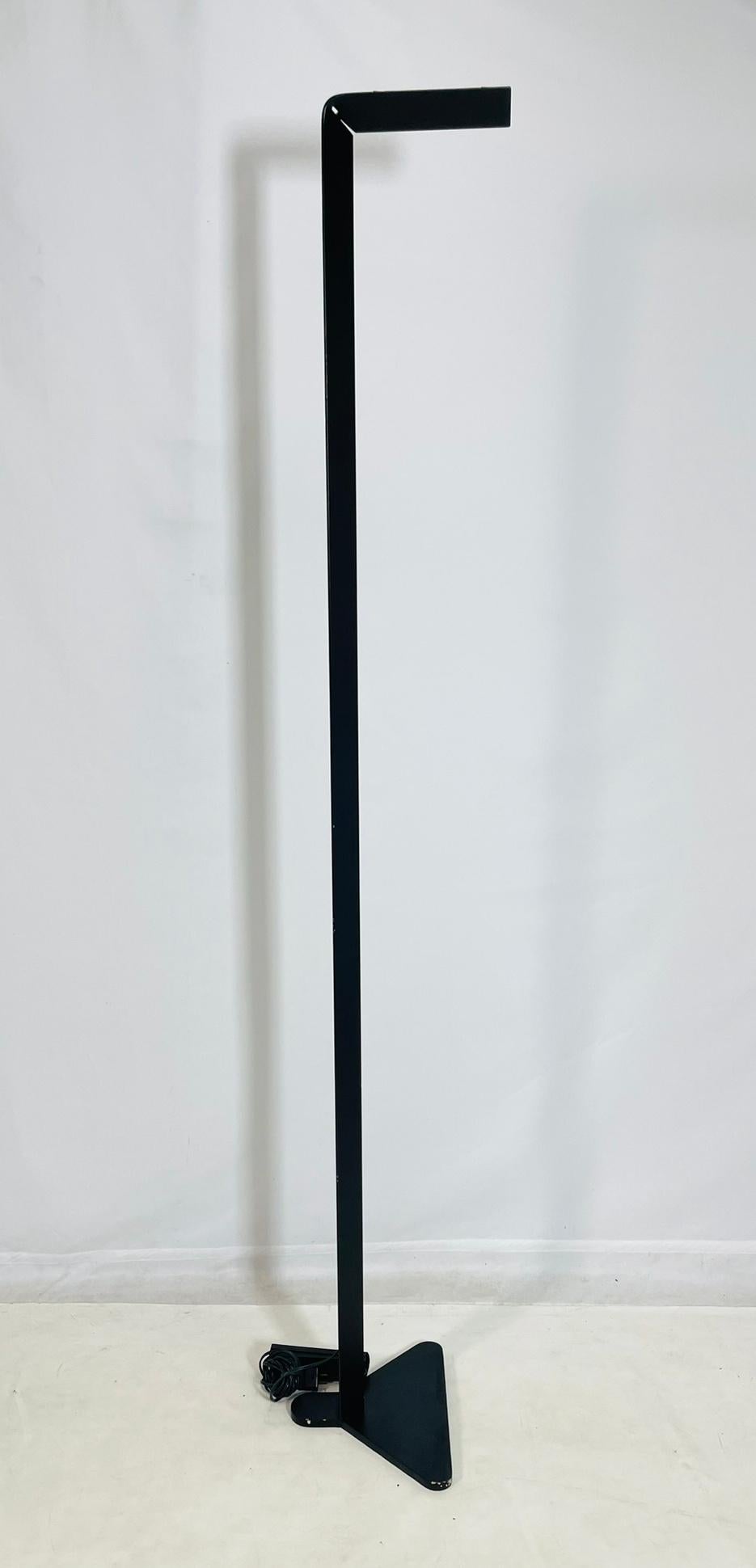 Powder-Coated Italian Modernist Floor Lamp by Mauro Marzollo for TVE Milano, Model EL 82 For Sale
