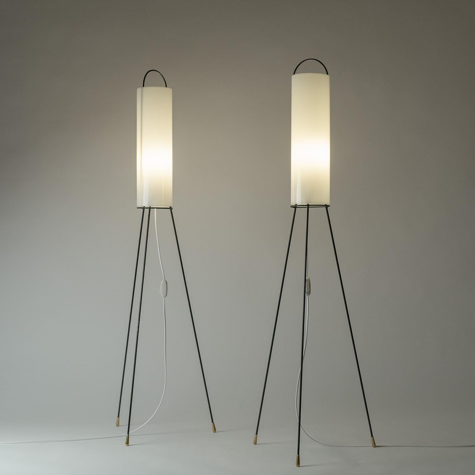 Italienische modernistische Stehleuchten, um 1960 im Angebot 2
