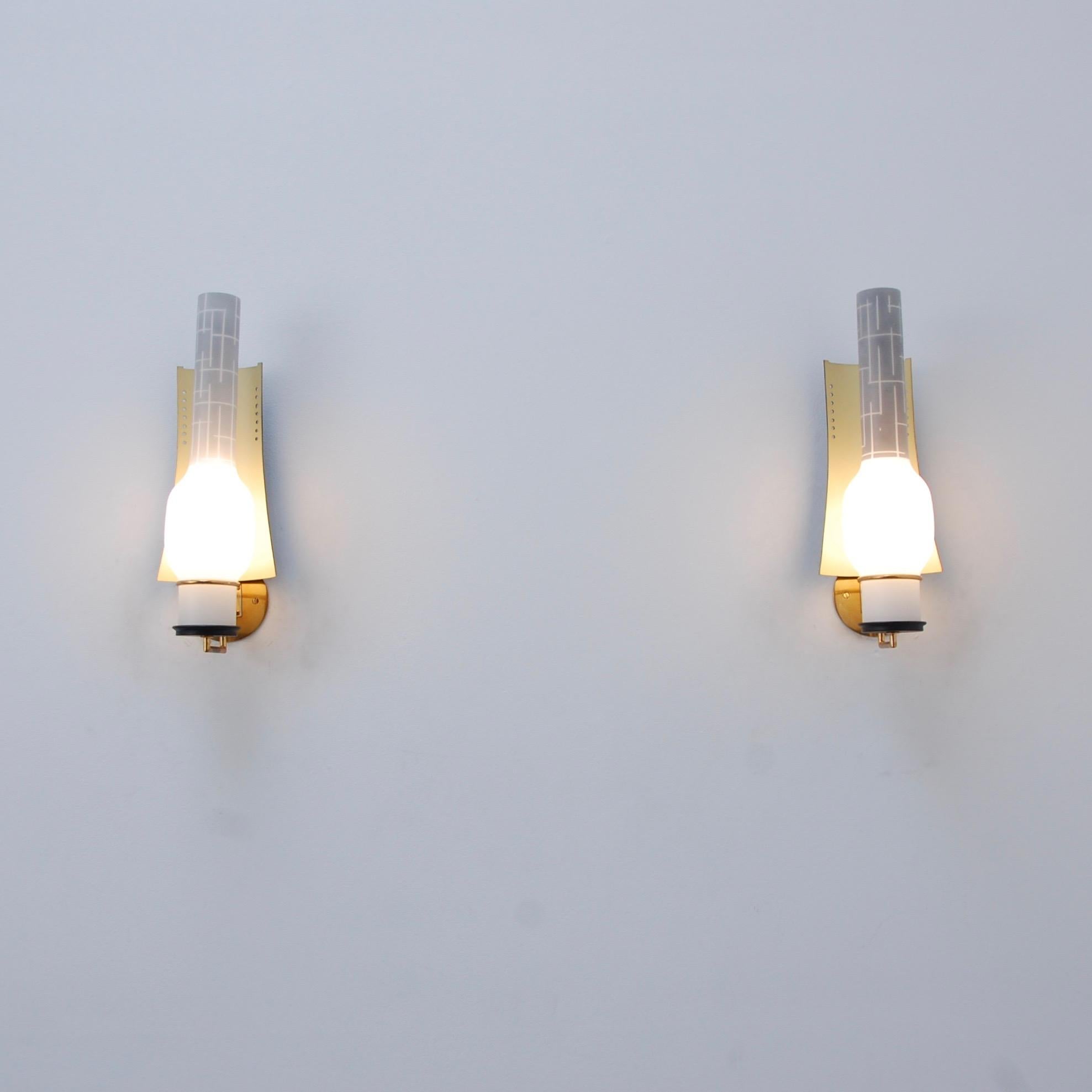 Italian Modernist Fluted Sconces For Sale 4