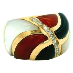 Anillo modernista italiano con incrustaciones de piedras preciosas y diamantes, en oro amarillo de 14 quilates
