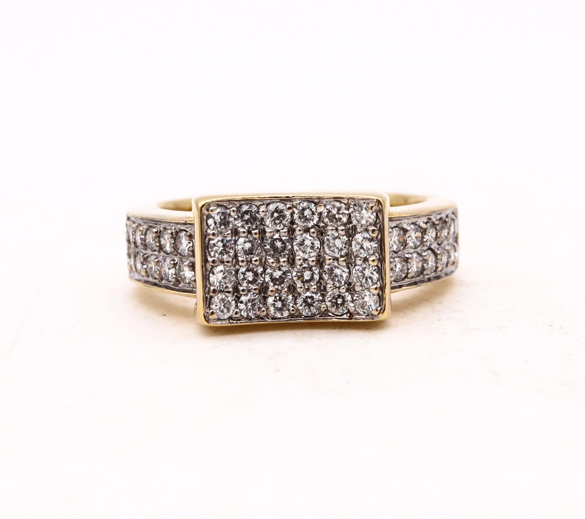 Italian Modernist Geometric Ring in 18Kt Yellow Gold with 1.04 Cts VS Diamonds For Sale 4