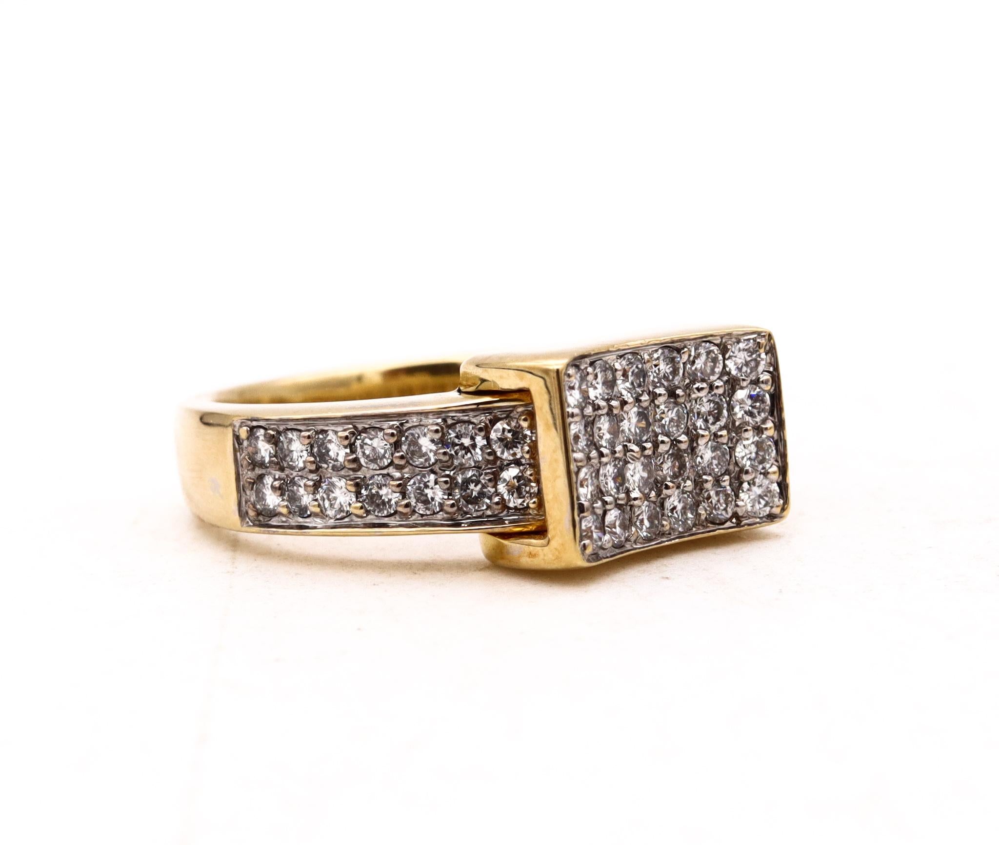 Italian Modernist Geometric Ring in 18Kt Yellow Gold with 1.04 Cts VS Diamonds For Sale 3