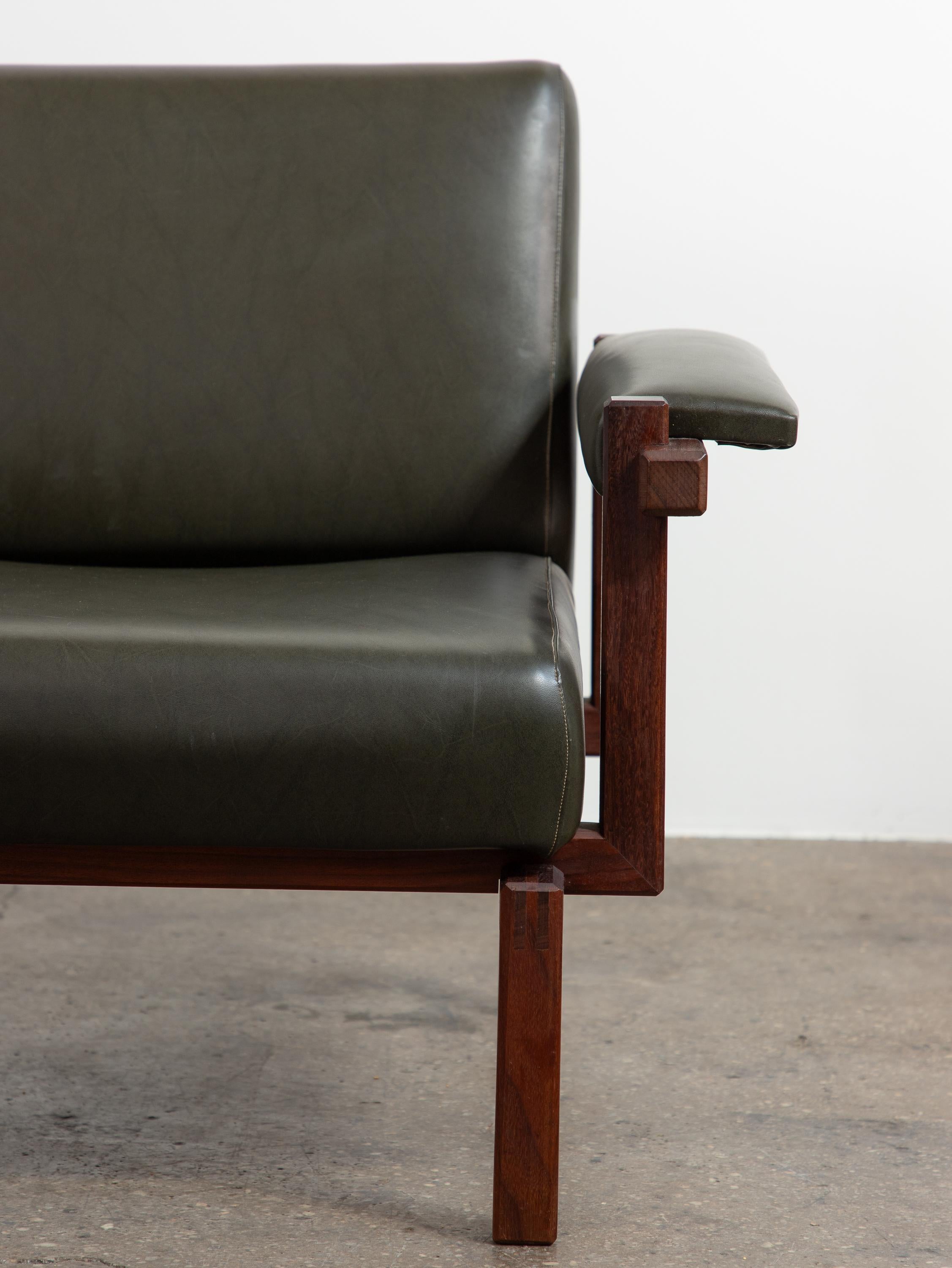 Italian Modernist 'Grazia' Walnut Lounge Chairs by Raffaella Crespi  In Good Condition For Sale In Brooklyn, NY