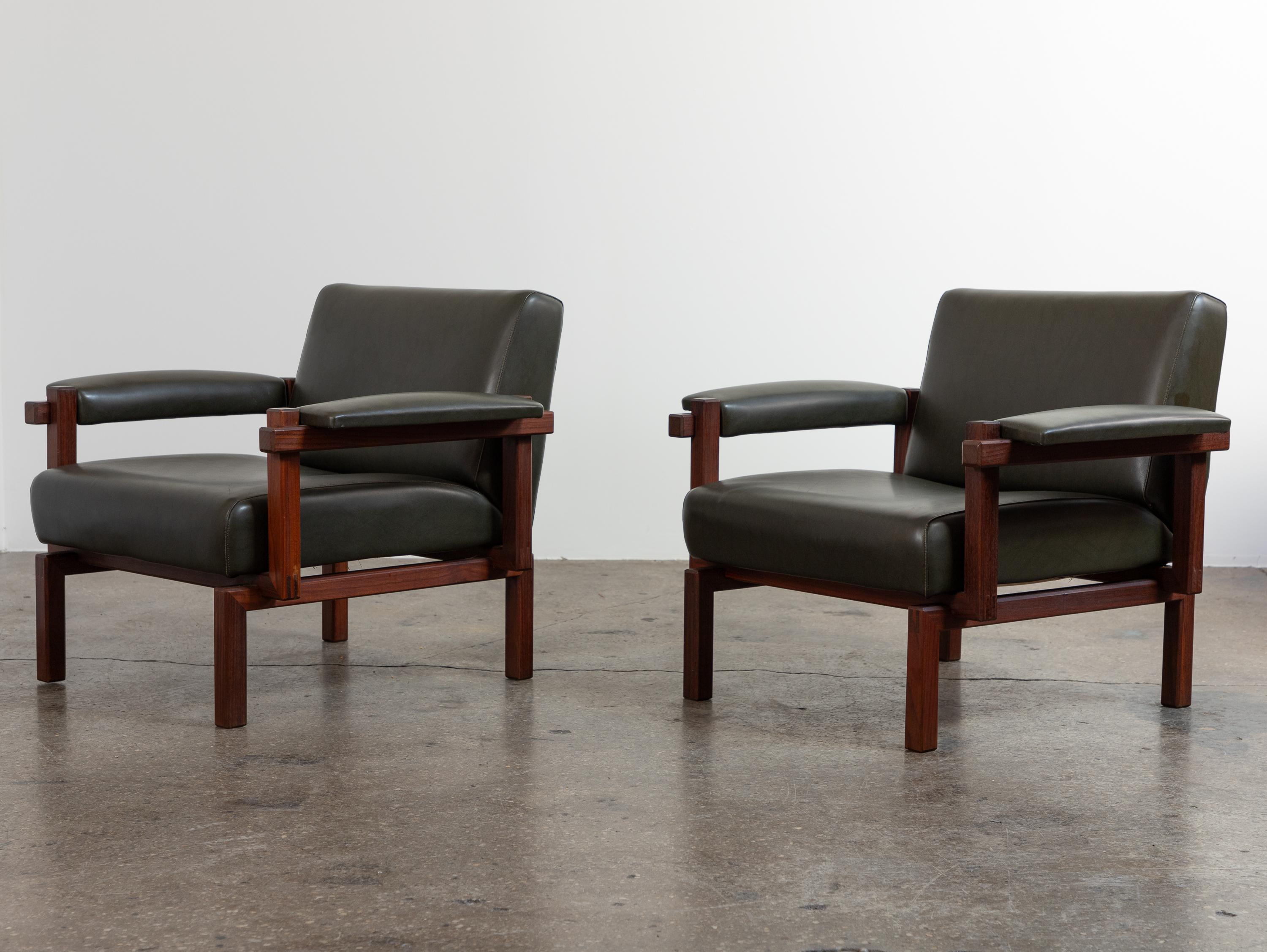 Italian Modernist 'Grazia' Walnut Lounge Chairs by Raffaella Crespi  For Sale 1