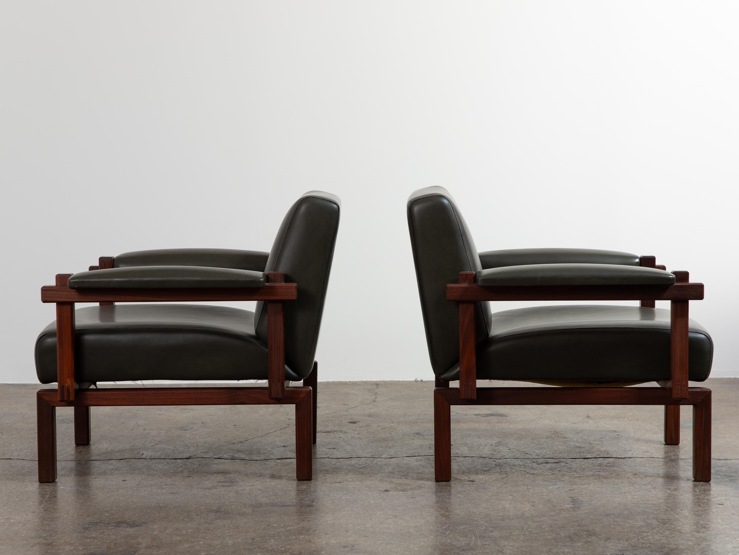 Italian Modernist 'Grazia' Walnut Lounge Chairs by Raffaella Crespi  For Sale 2