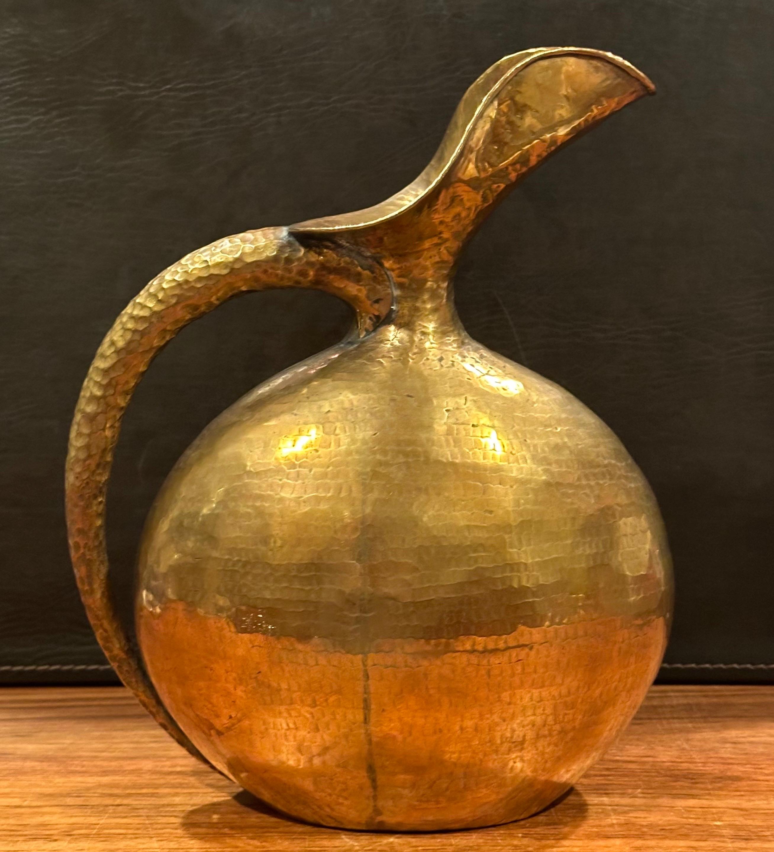 Italian Modernist Hammered Brass Pitcher by Egidio Casagrande For Sale 5