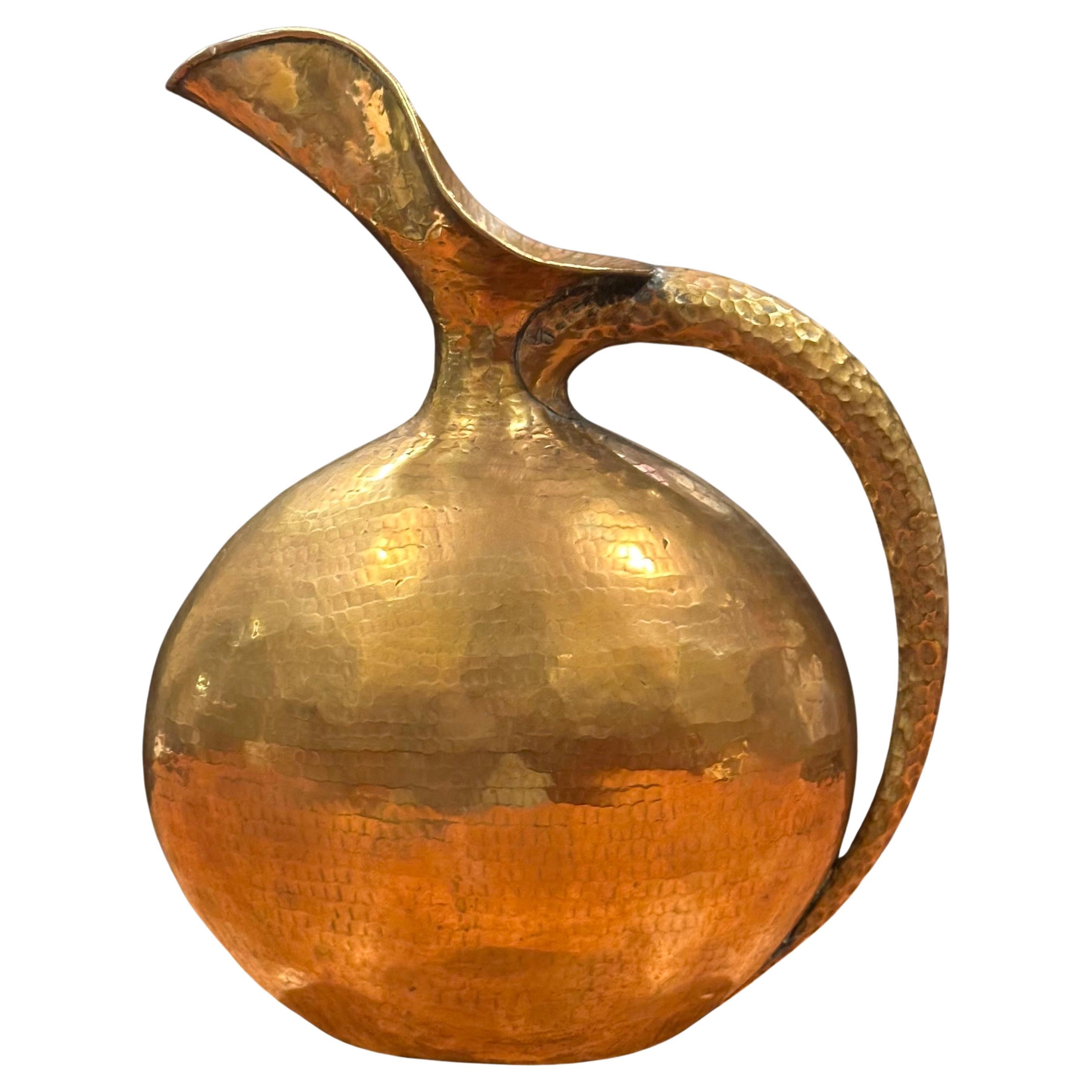 Italian Modernist Hammered Brass Pitcher by Egidio Casagrande For Sale 11