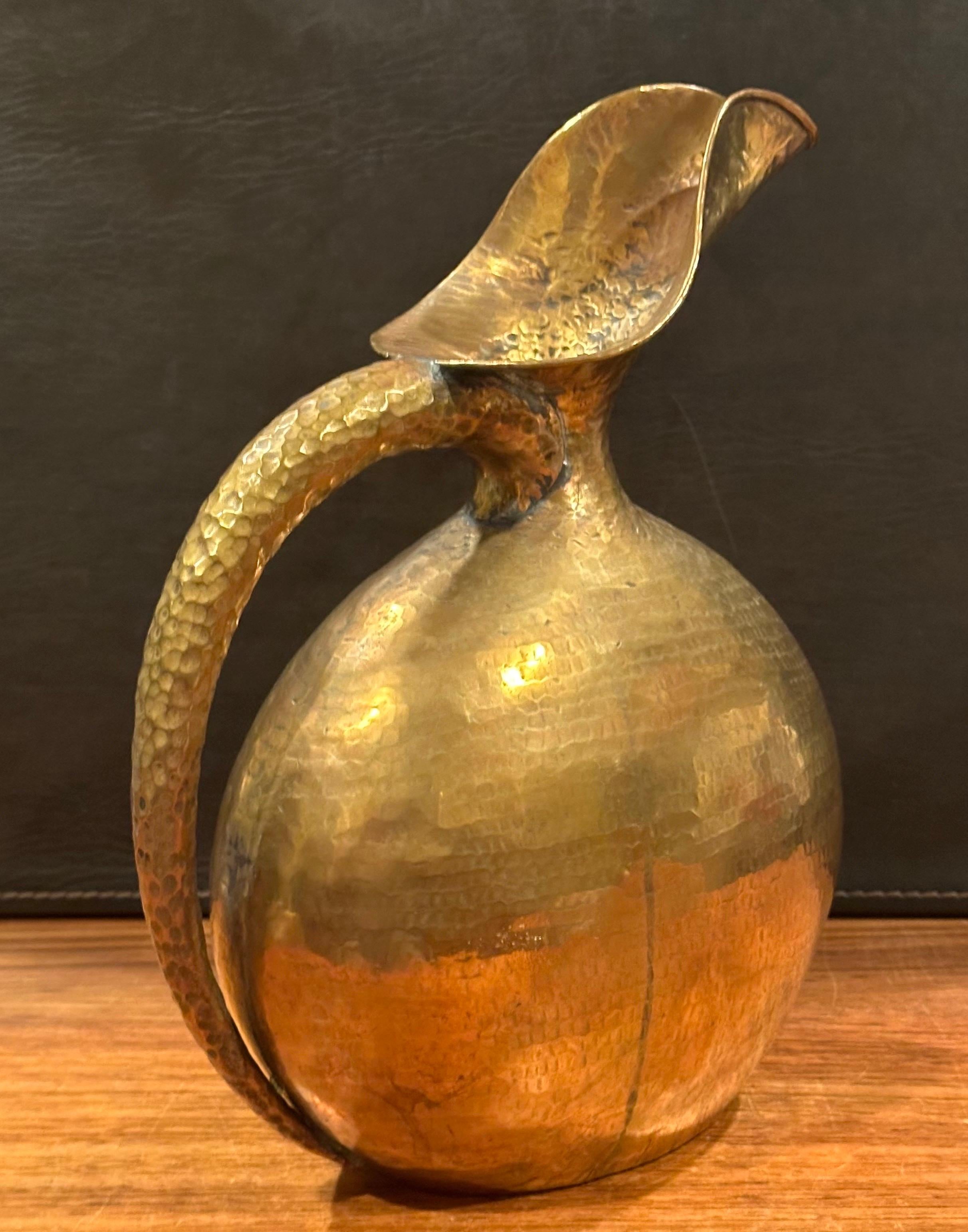Italian Modernist Hammered Brass Pitcher by Egidio Casagrande For Sale 2