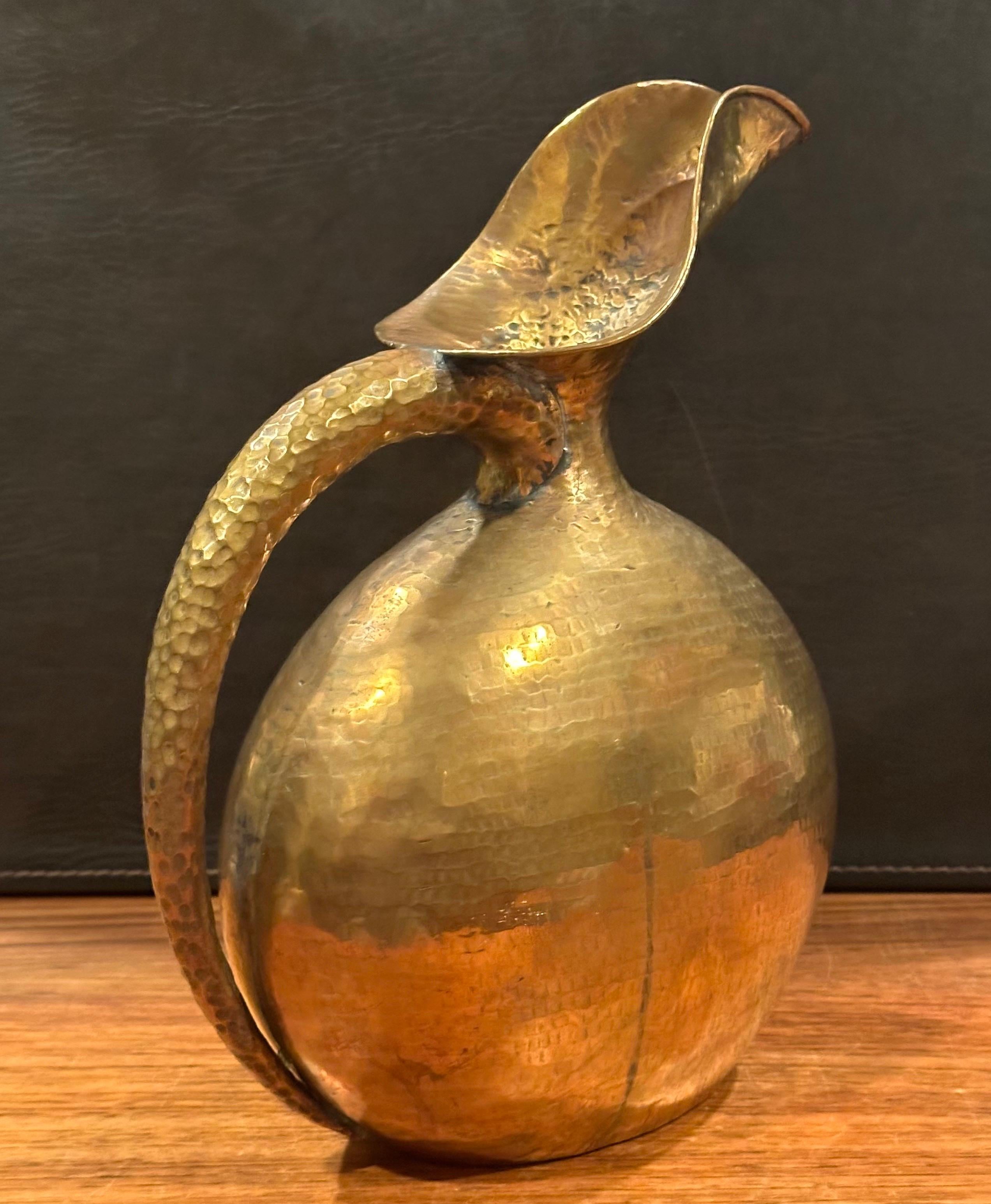 Italian Modernist Hammered Brass Pitcher by Egidio Casagrande For Sale 4