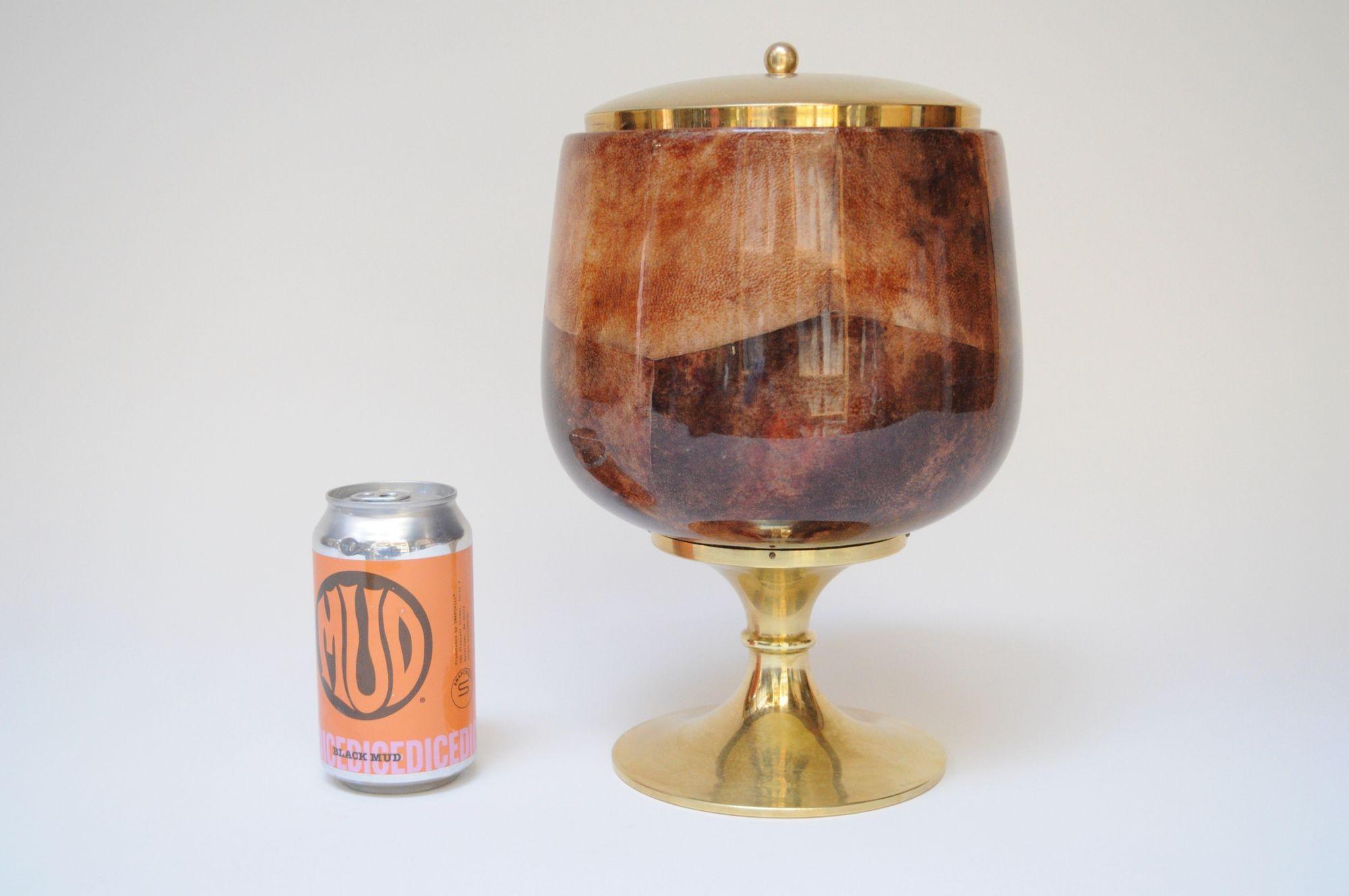 Cubitera modernista italiana de latón y piel de cabra teñida de Aldo Tura Teñido en venta