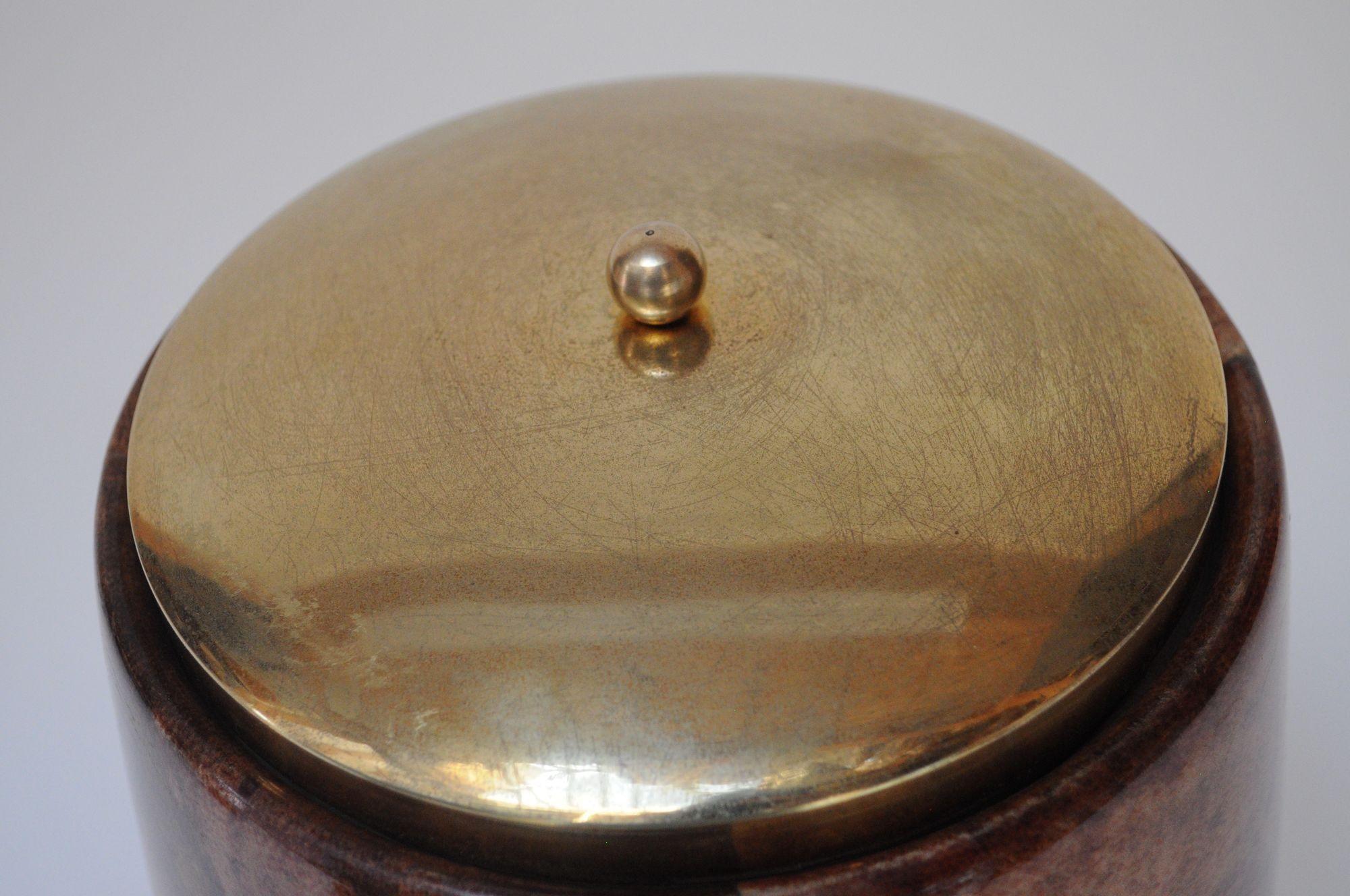 Cubitera modernista italiana de latón y piel de cabra teñida de Aldo Tura en venta 1
