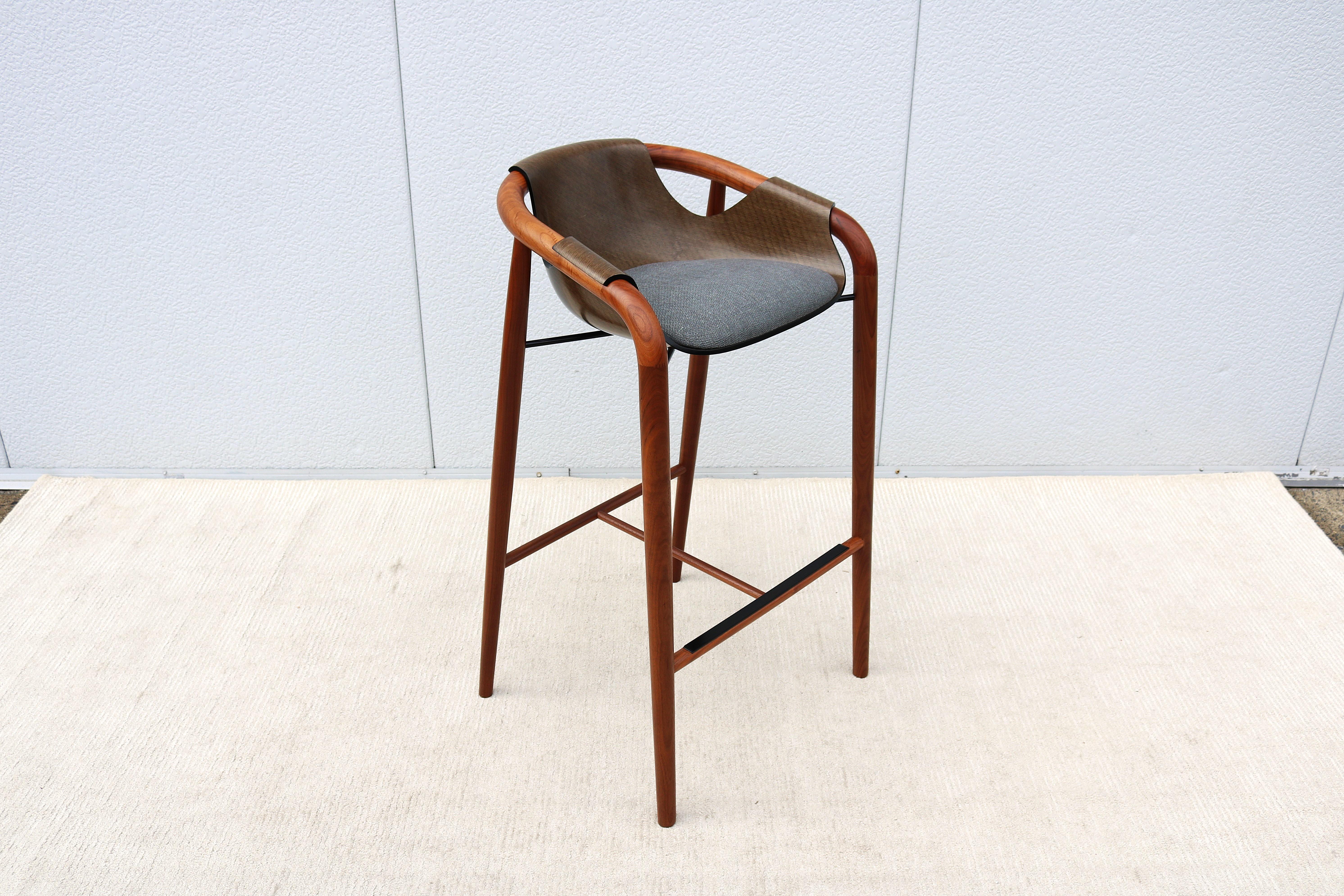 Hand-Carved Italian Modernist Jean Philippe Nuel for Saintluc & Amura Hamac Walnut Barstool For Sale