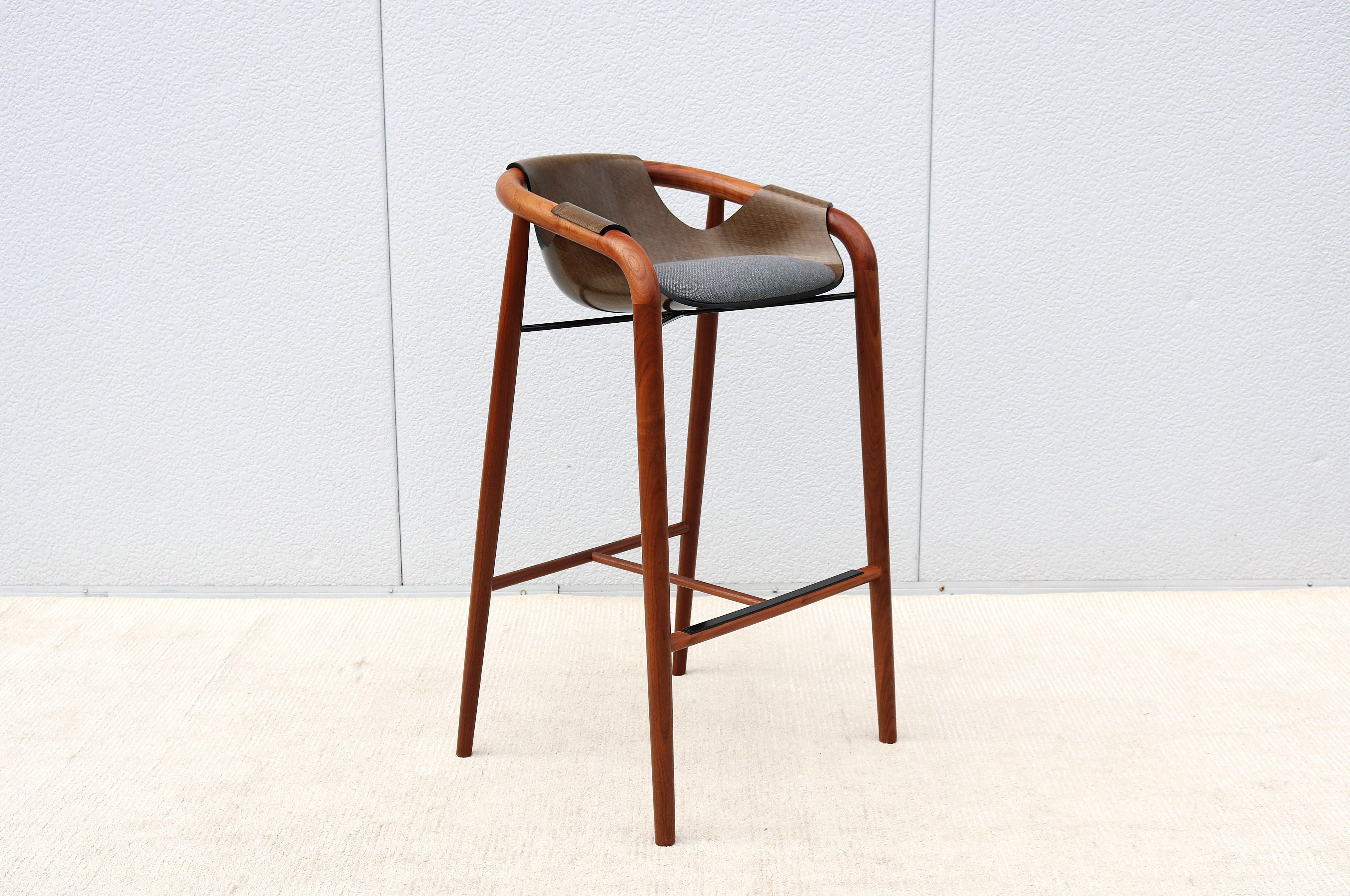 Italian Modernist Jean Philippe Nuel for Saintluc & Amura Hamac Walnut Barstool In Excellent Condition For Sale In Secaucus, NJ