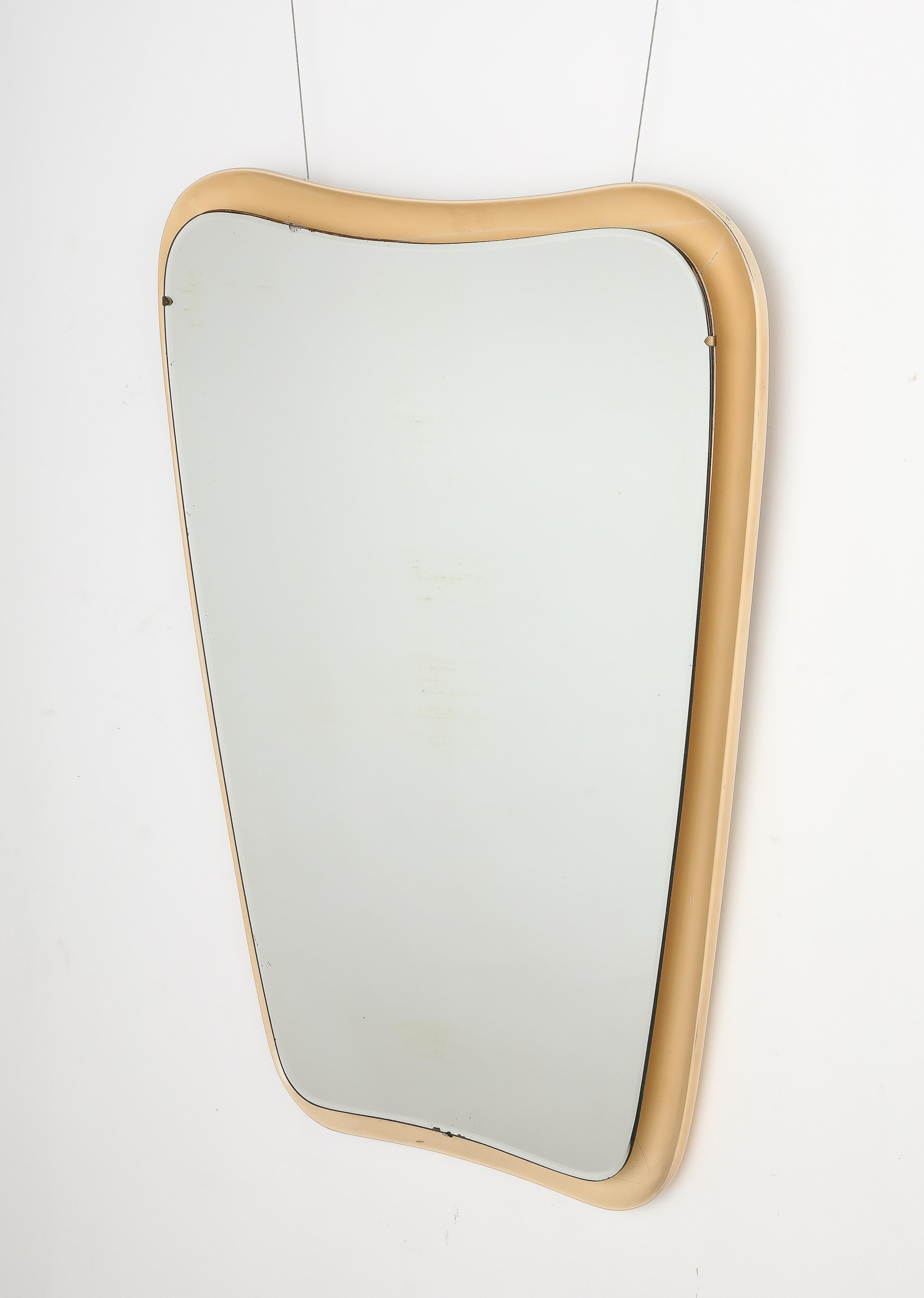 Italian Modernist Lacquered Floating Wall Mirror, Italy, circa 1960  For Sale 7