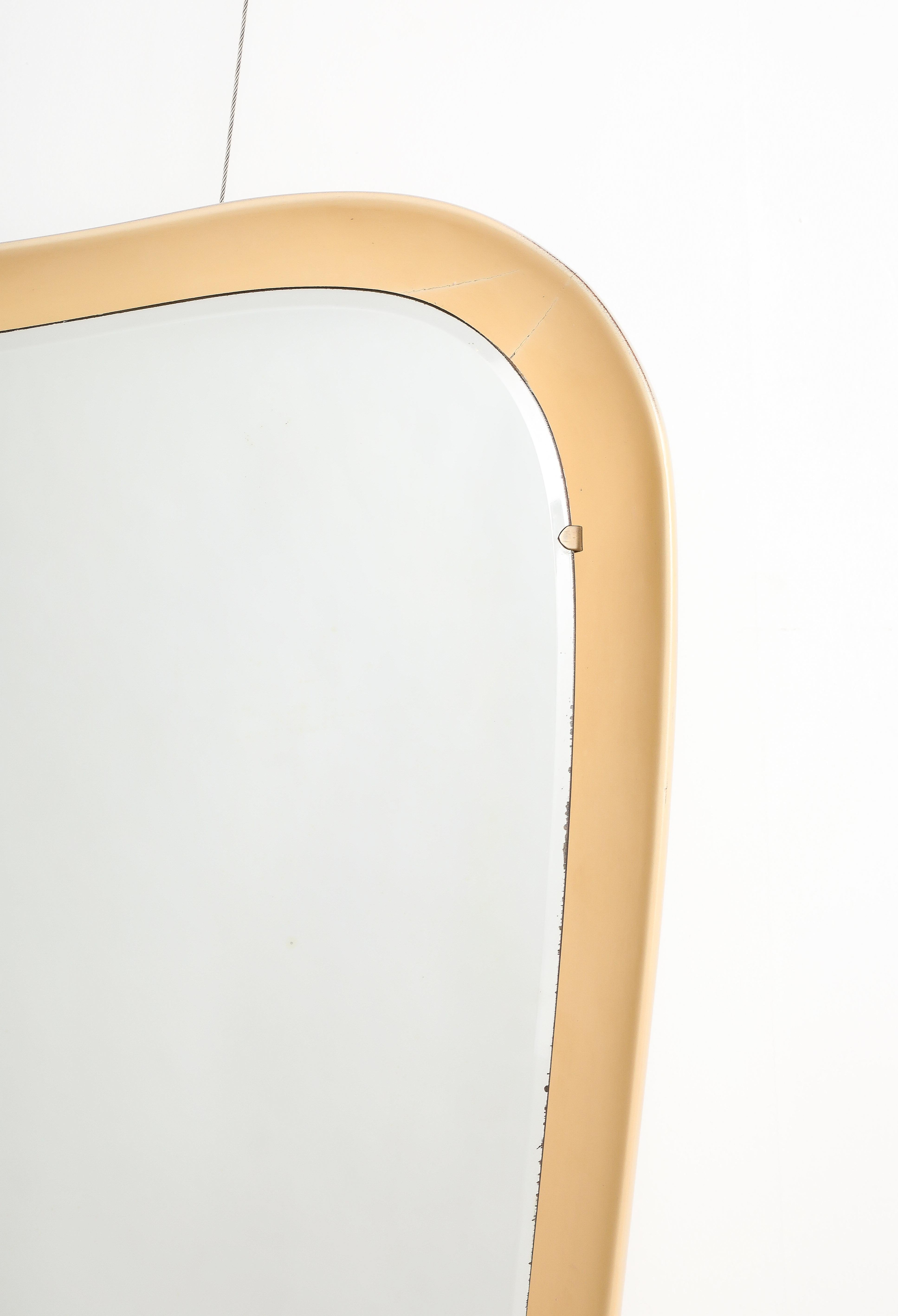 Italian Modernist Lacquered Floating Wall Mirror, Italy, circa 1960  For Sale 11