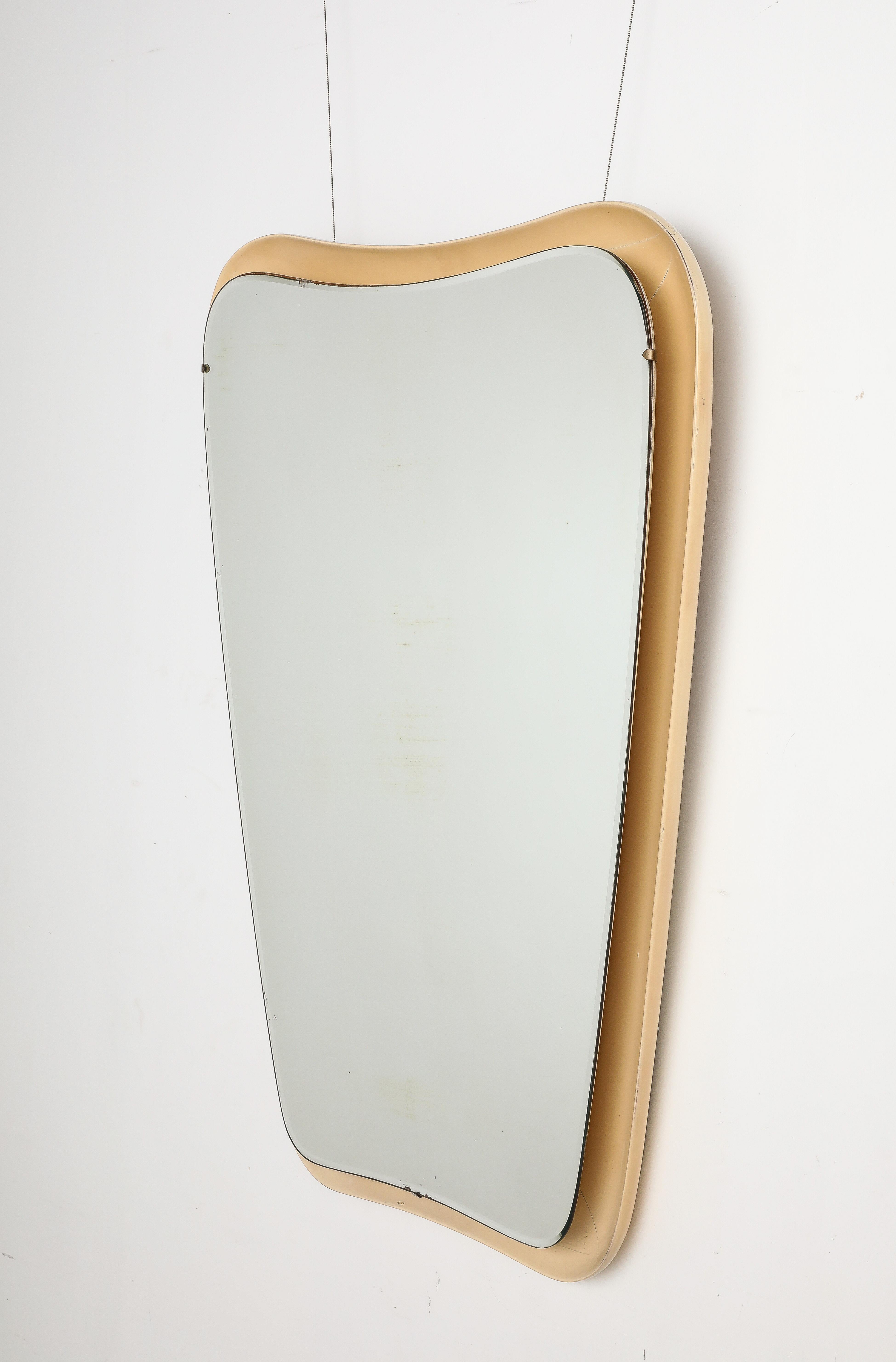 Italian Modernist Lacquered Floating Wall Mirror, Italy, circa 1960  For Sale 3
