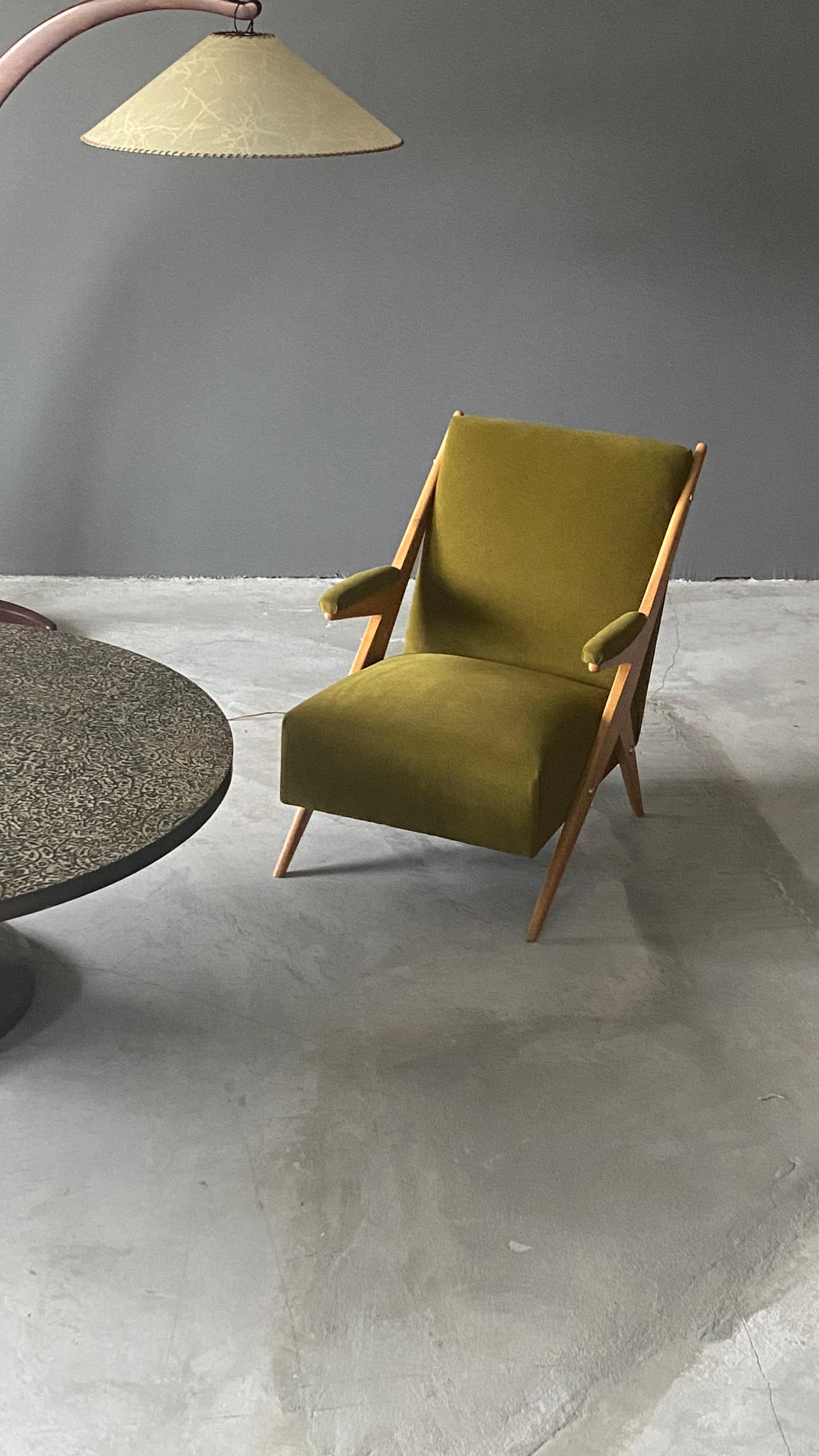 Italian, Modernist Lounge Chairs, Light Wood, Green Velvet, Italy, 1960s 2