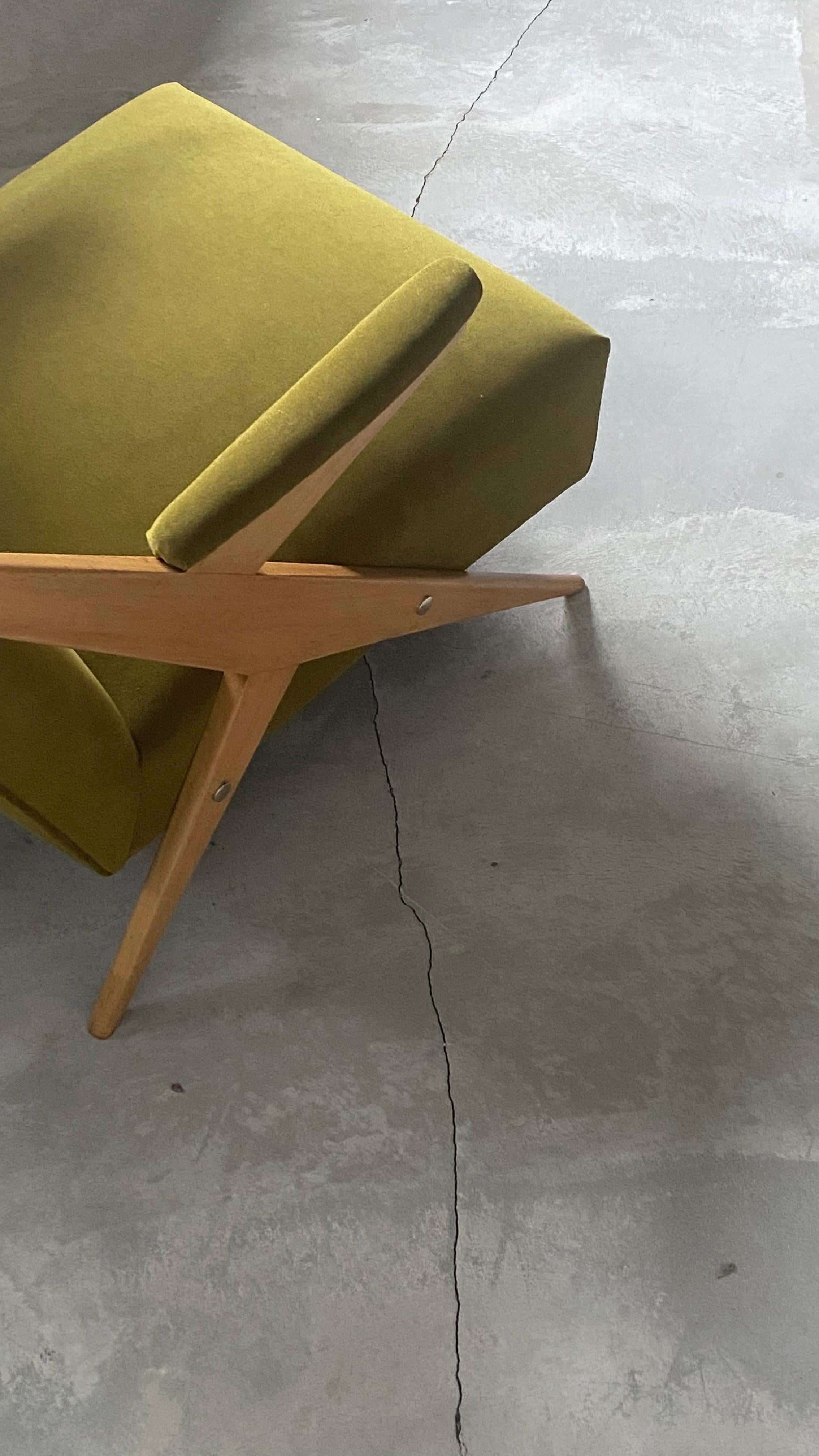 Italian, Modernist Lounge Chairs, Light Wood, Green Velvet, Italy, 1960s 3