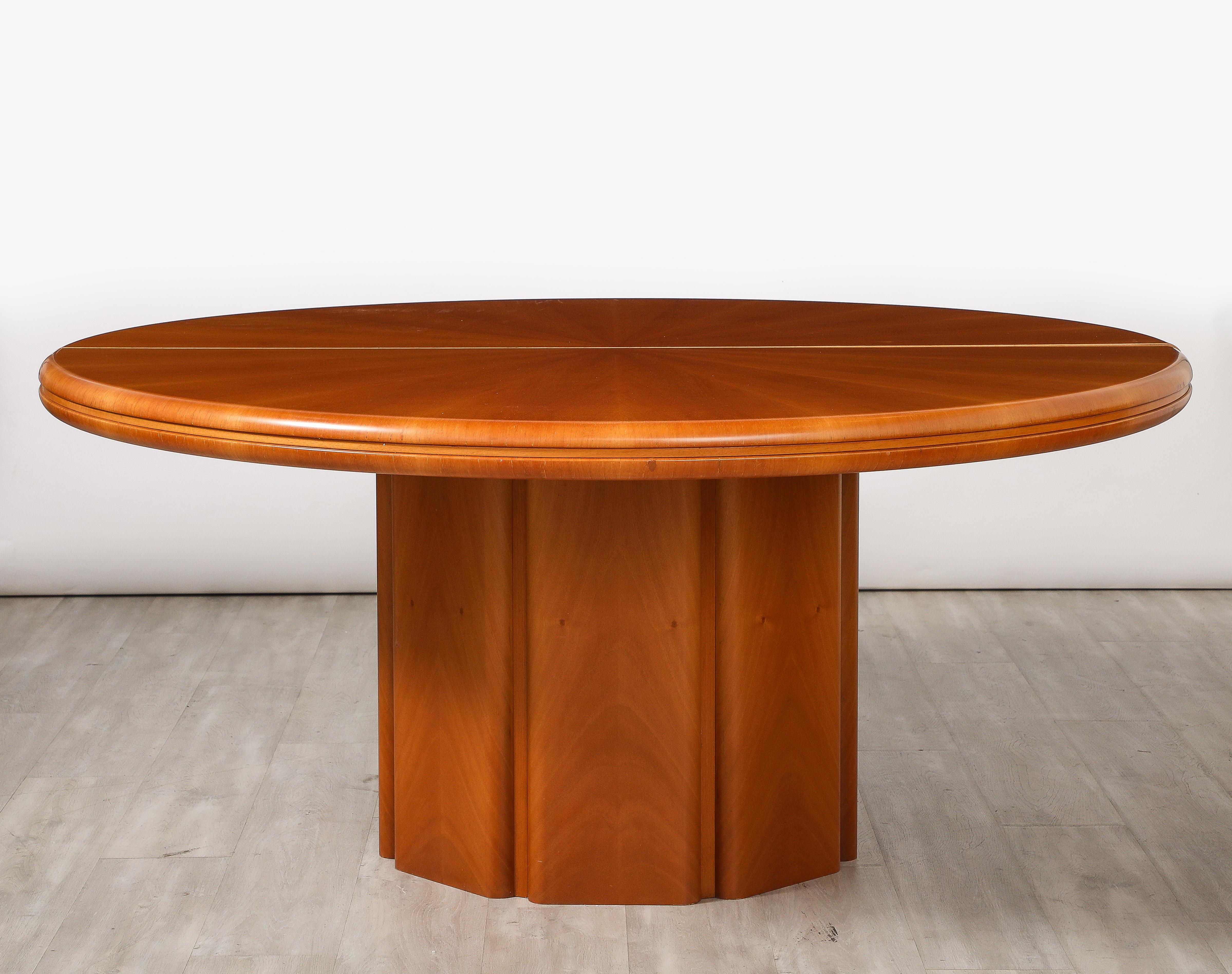 Mid-Century Modern Italian Modernist Maple Wood Center / Dining Table, circa 1970 For Sale