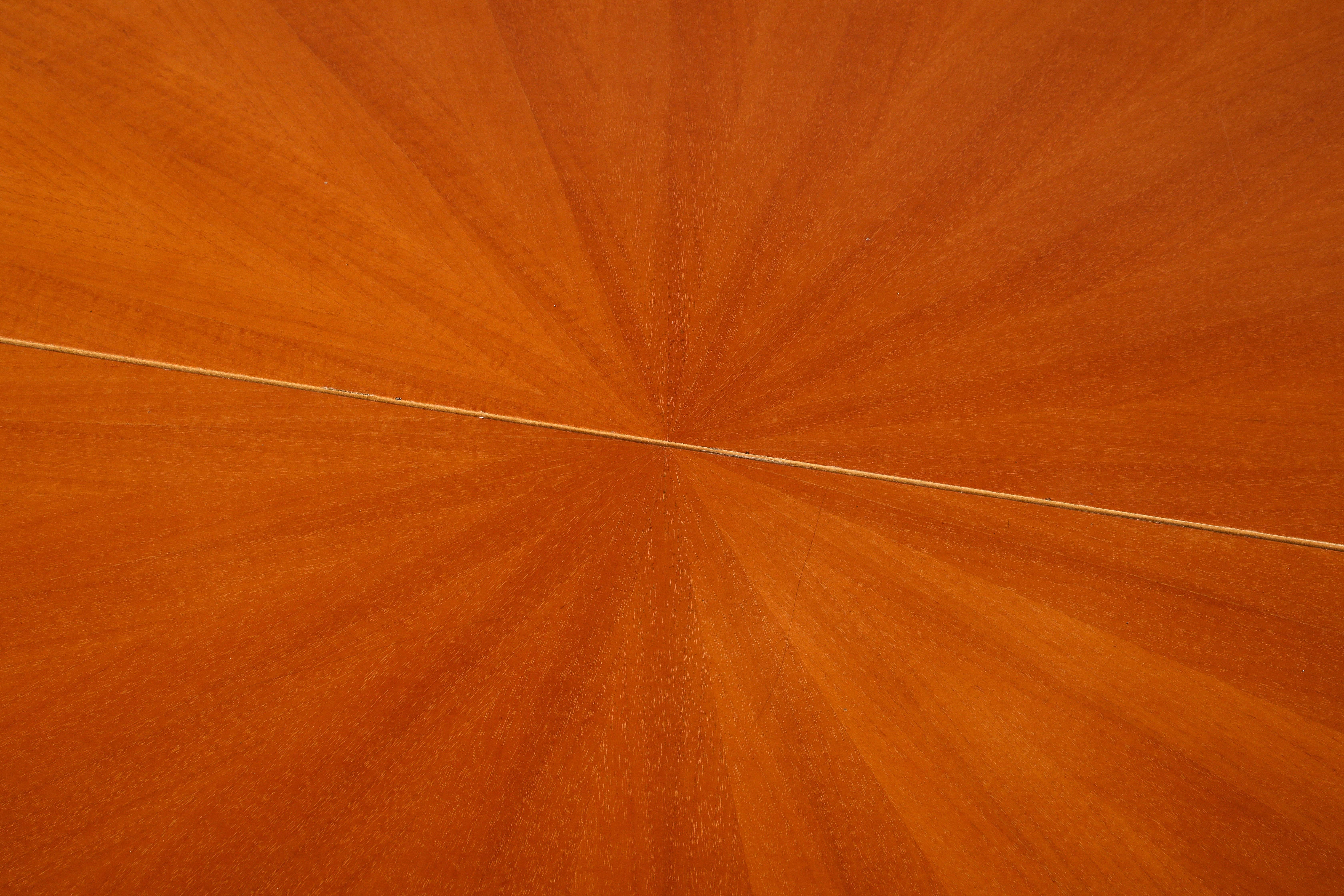 Italian Modernist Maple Wood Center / Dining Table, circa 1970 For Sale 1