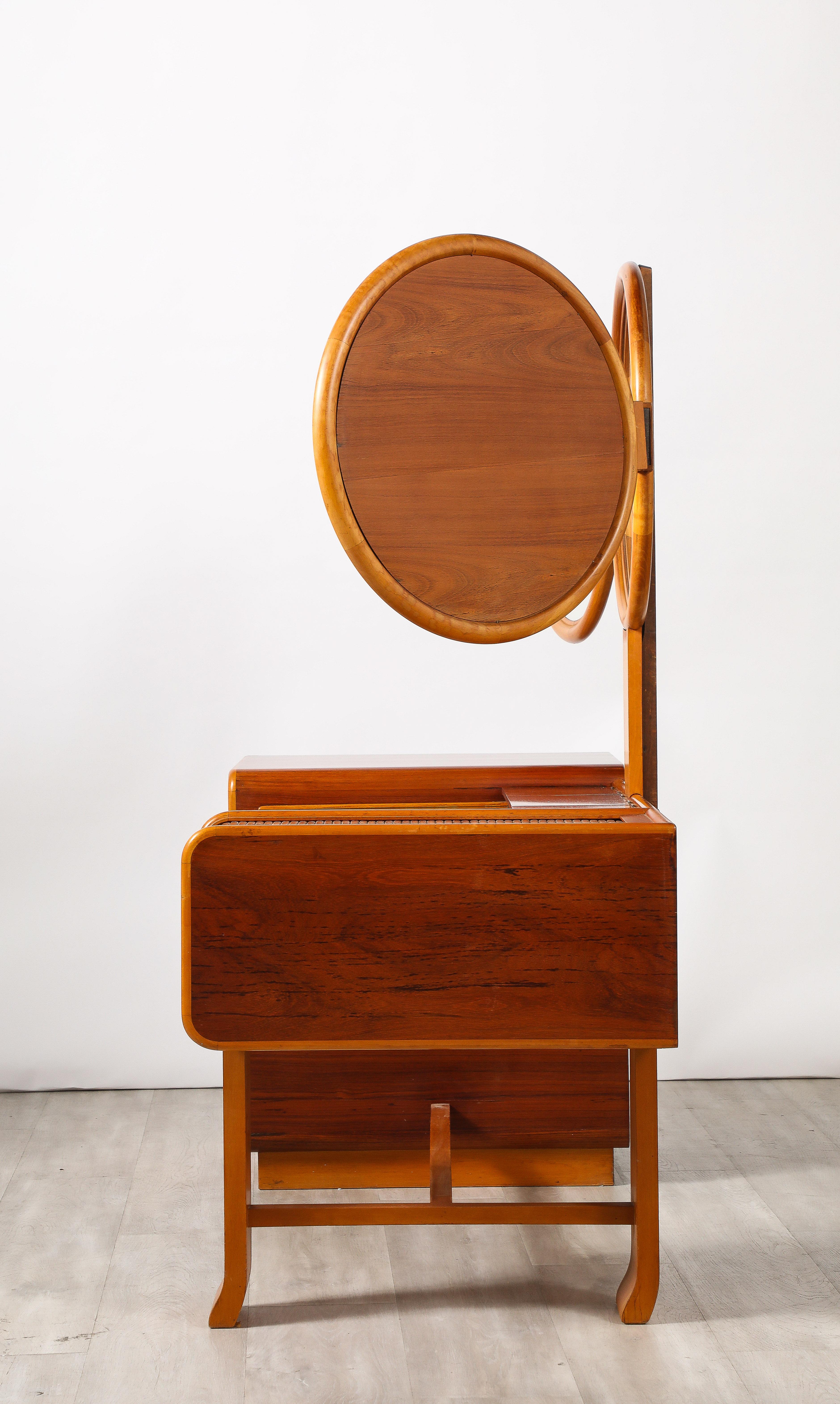 Tavolo e mobile da toilette modernista in legno d'acero, Italia, circa 1950 in vendita 6