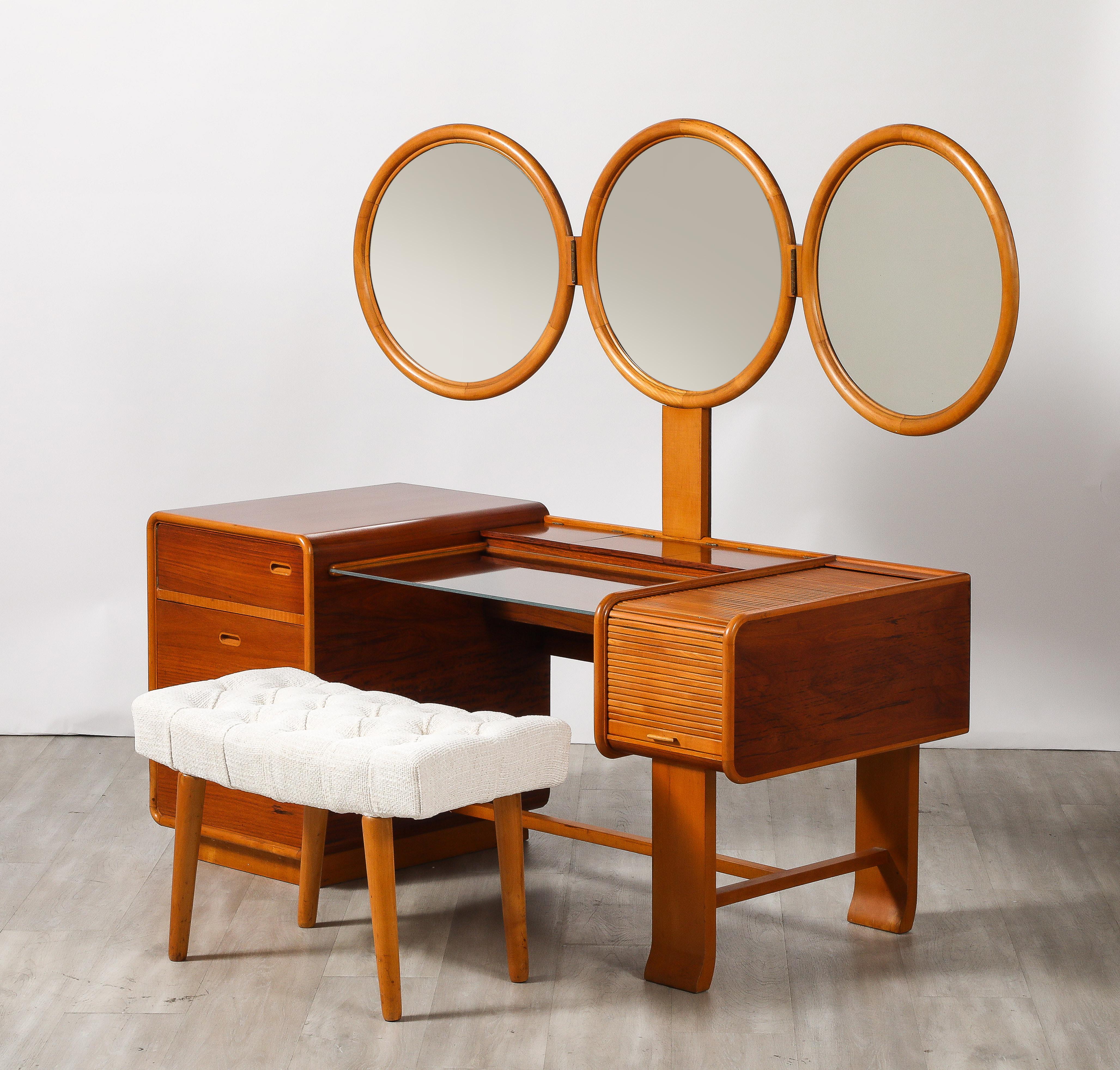 Tavolo e mobile da toilette modernista in legno d'acero, Italia, circa 1950 in vendita 9
