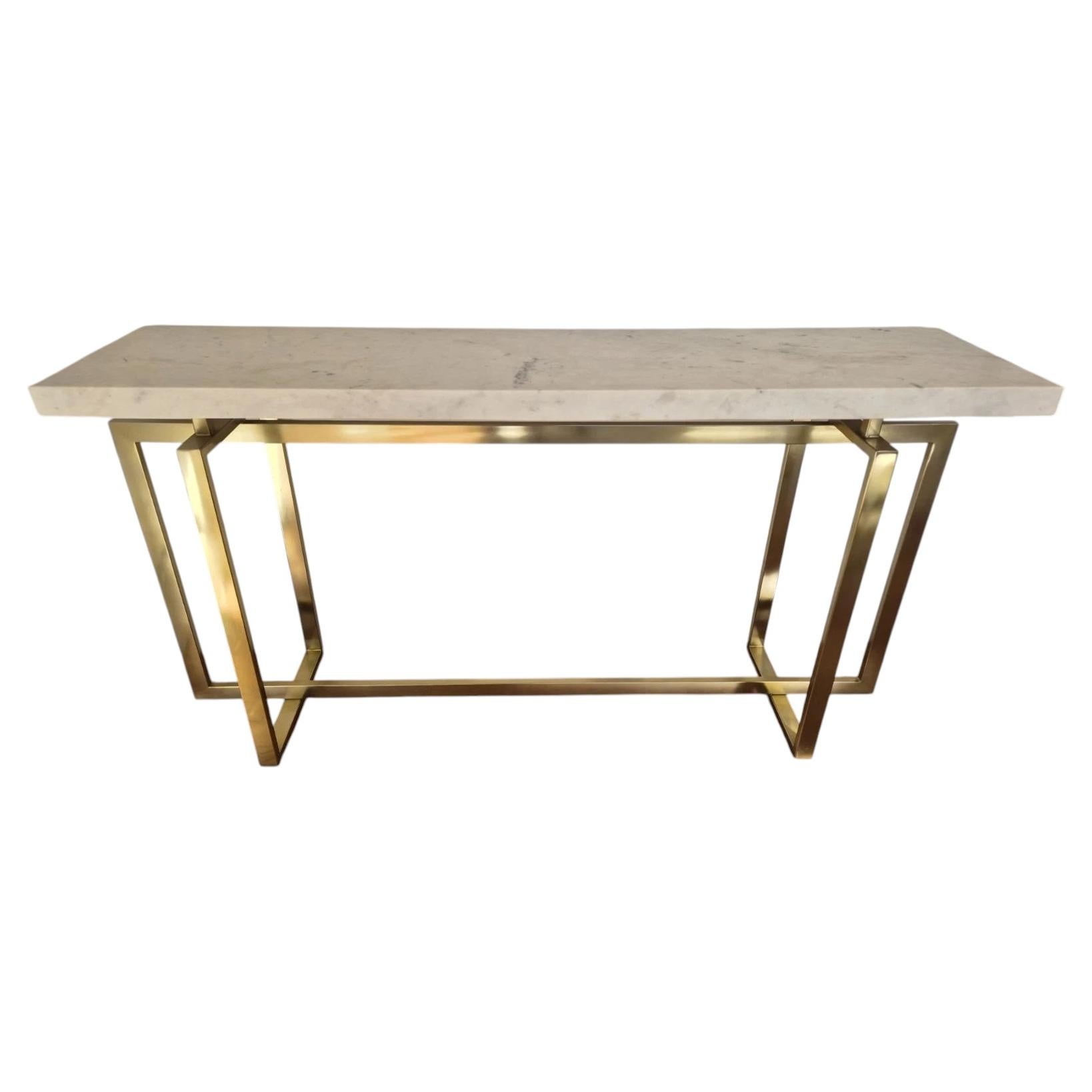 Mesa consola modernista italiana de mármol con estructura geométrica de latón de estilo arquitectónico en venta