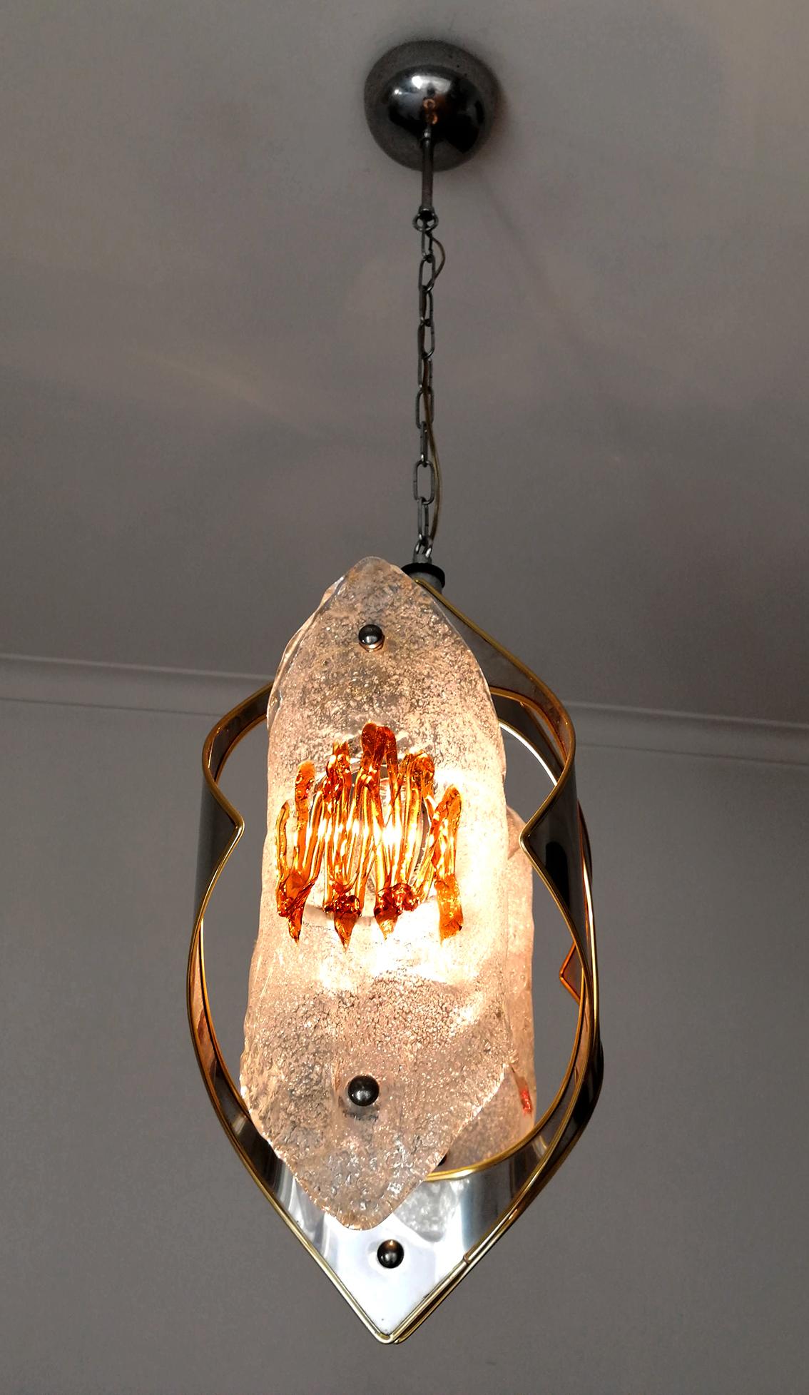 Toni Zuccheri per Mazzega. Lampadario di Murano di metà secolo in ambra e cromo c1970 in vendita 1