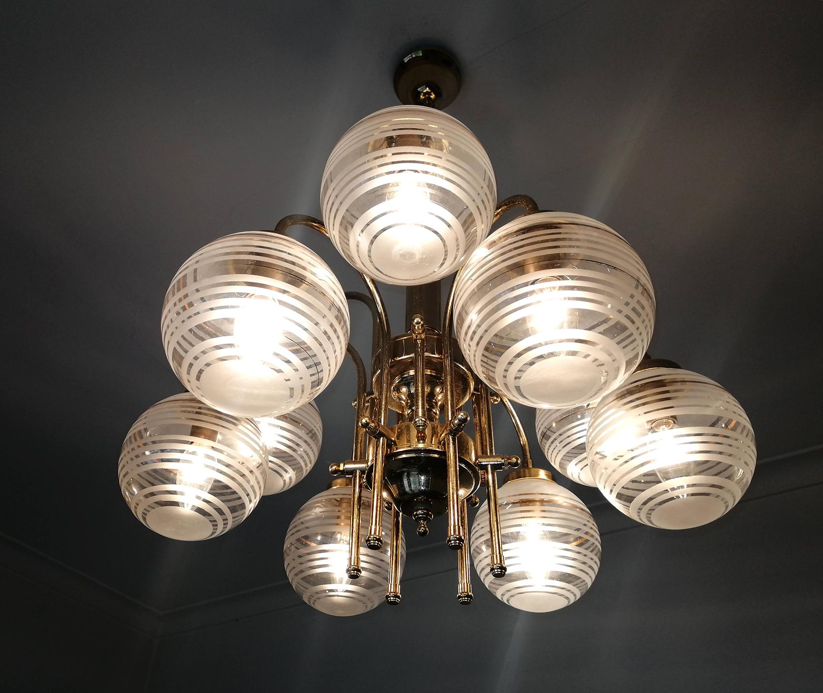 Italian Modernist Murano Etched Glass Gilt Brass Sputnik Orbit 9Light Chandelier In Fair Condition For Sale In Coimbra, PT