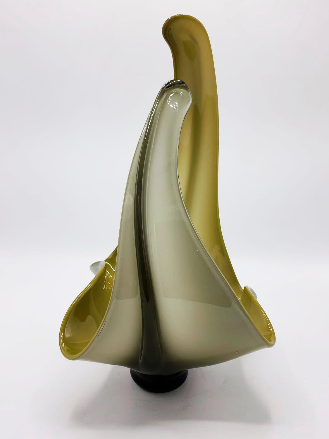 Hand-Crafted Italian modernist Murano glass vase with green tones for centerpiece For Sale