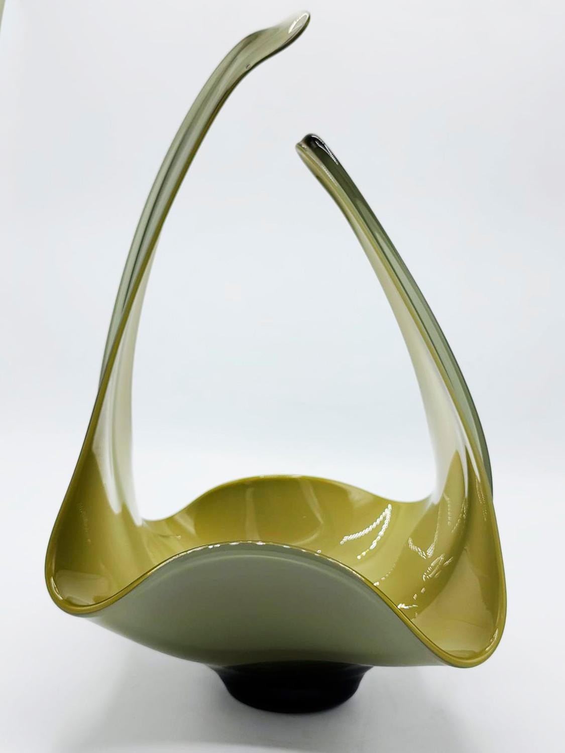 20th Century Italian modernist Murano glass vase with green tones for centerpiece For Sale