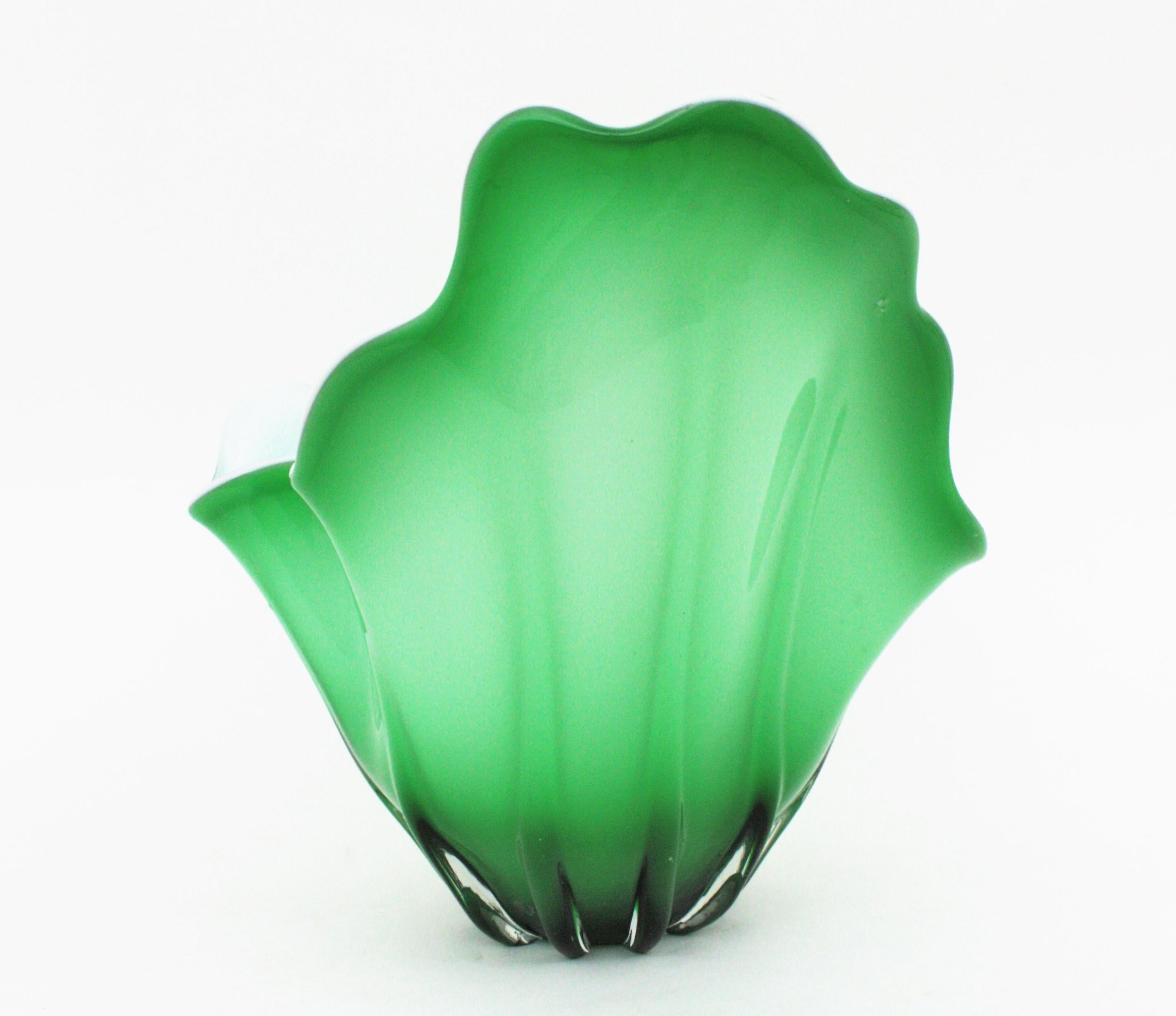 Italian Modernist Murano Green White Glass Fazzoletto Centerpiece Vase  For Sale 4