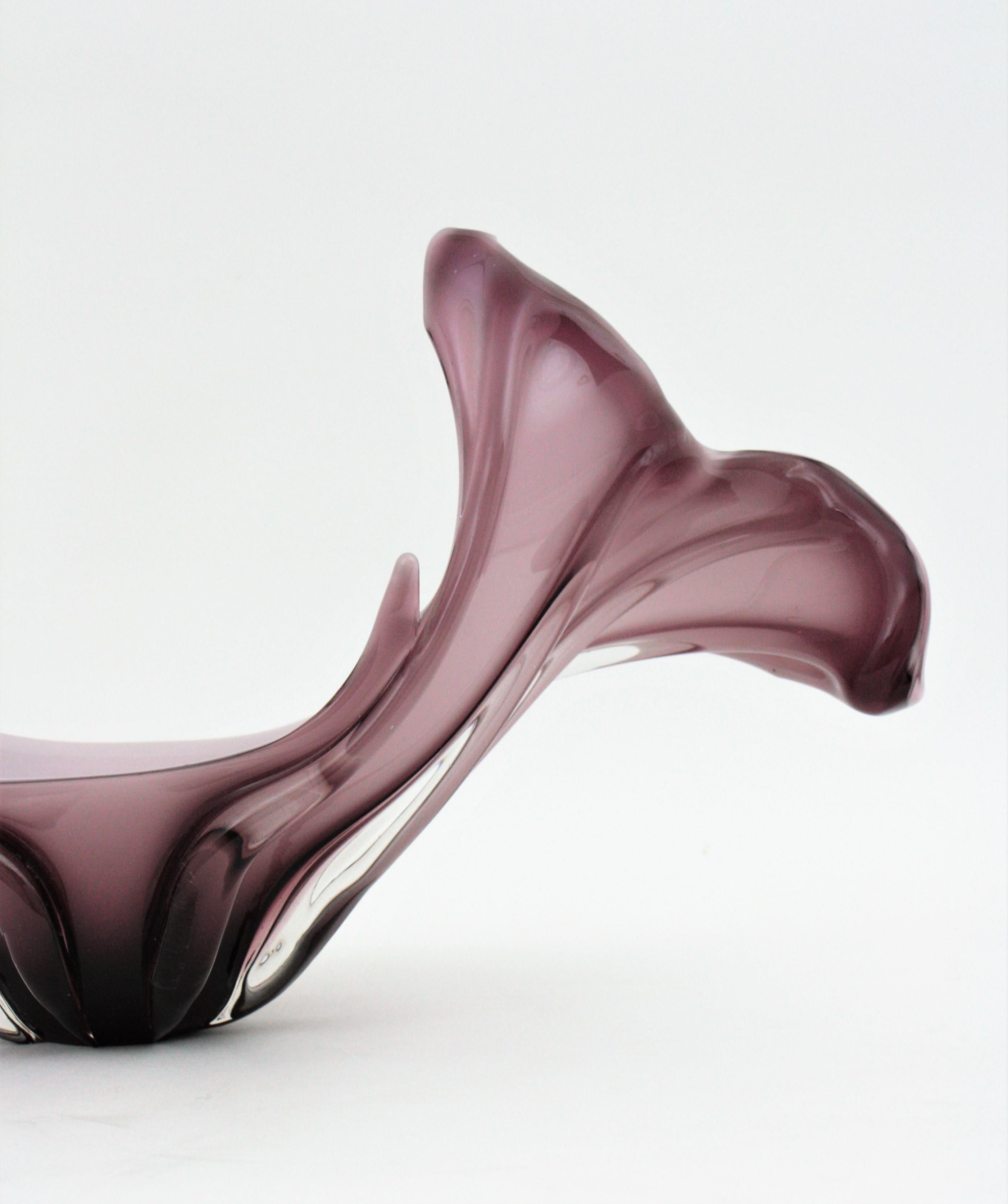 Italian Modernist Murano Purple and White Glass Centerpiece Vase In Good Condition In Barcelona, ES