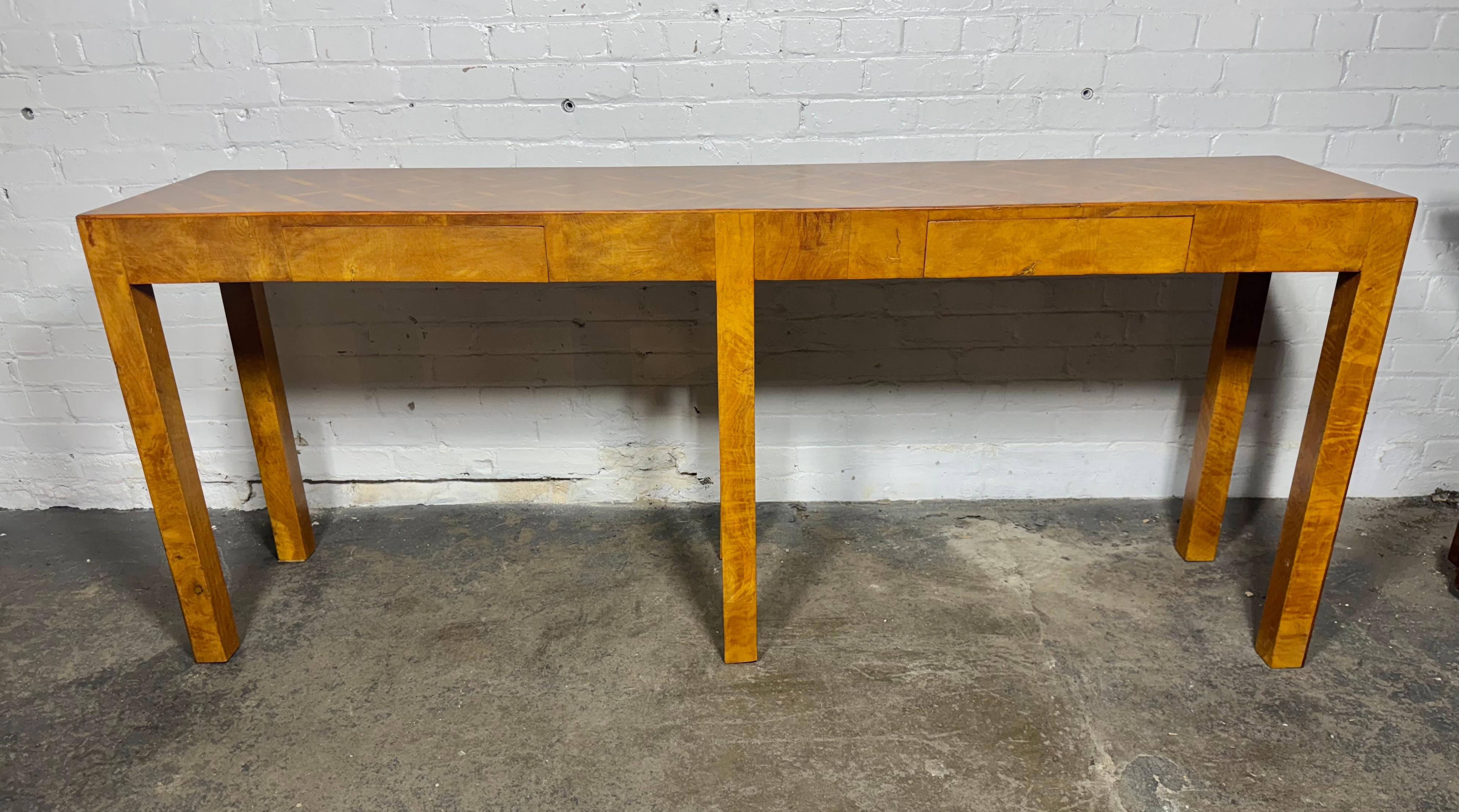 Rechteckiger italienischer modernistischer Konsolentisch mit 3 Schubladen aus Olivenholz / Wurzelholz. im Angebot 3