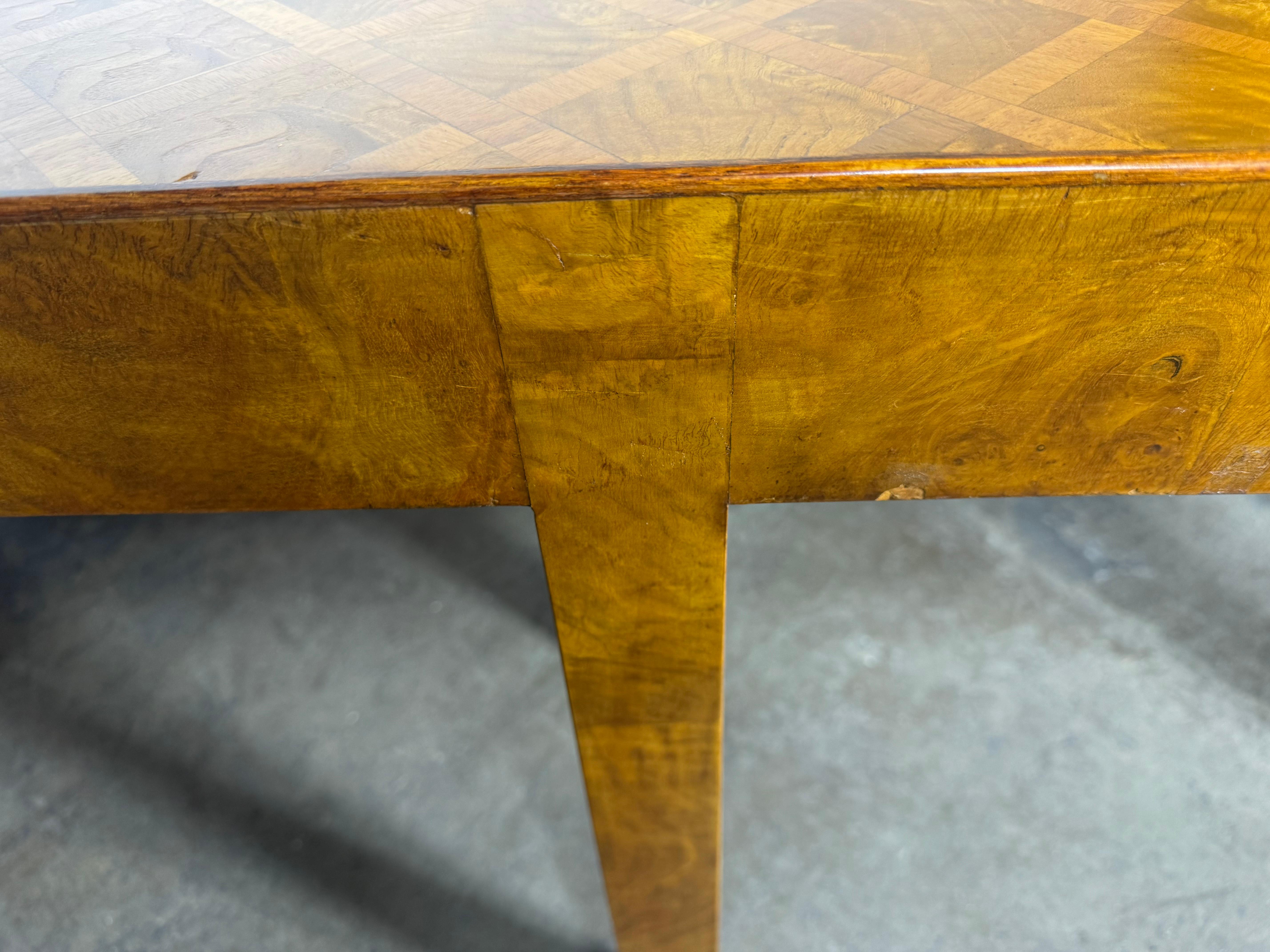 Rechteckiger italienischer modernistischer Konsolentisch mit 3 Schubladen aus Olivenholz / Wurzelholz. im Angebot 4