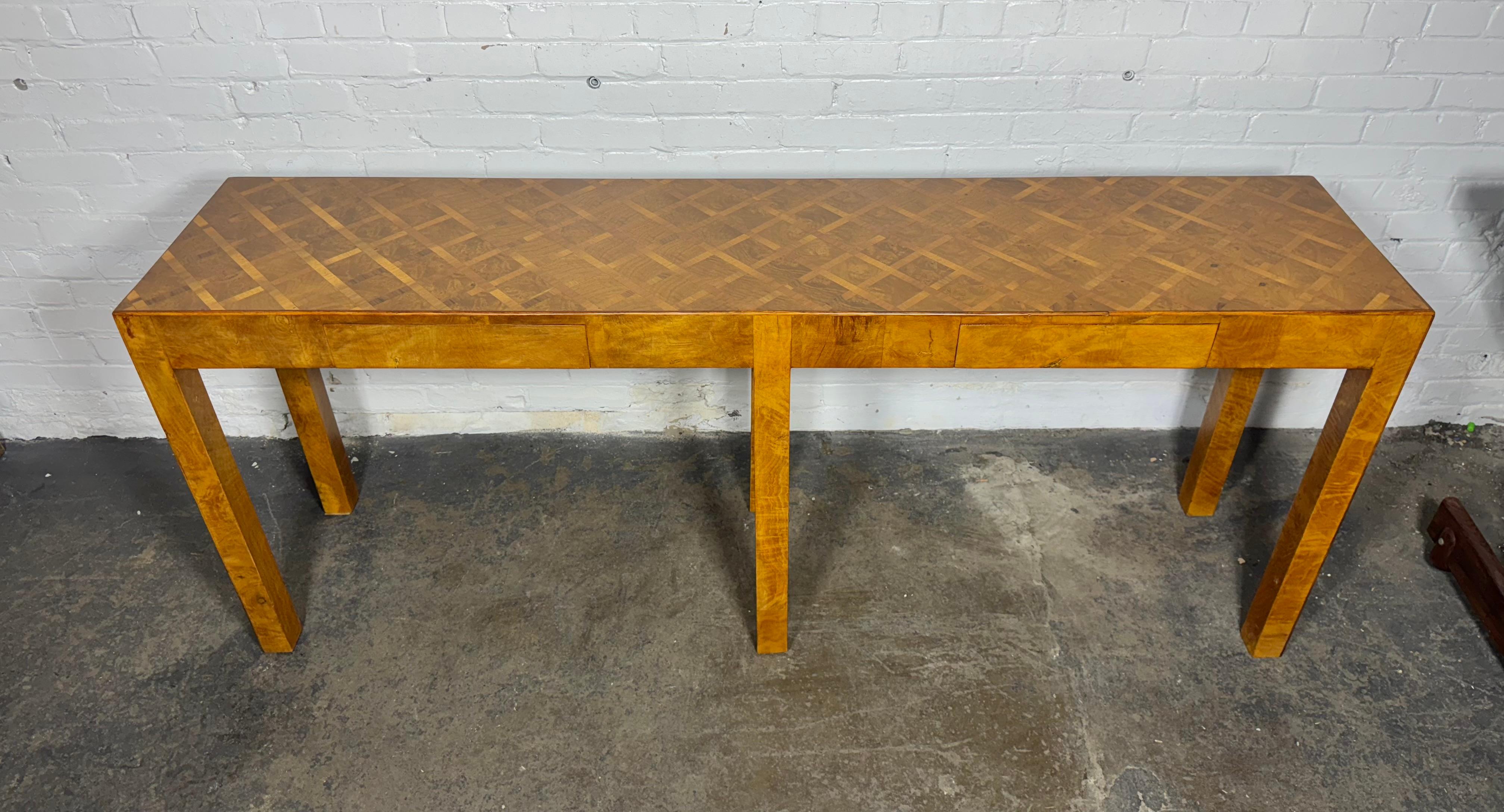 Rechteckiger italienischer modernistischer Konsolentisch mit 3 Schubladen aus Olivenholz / Wurzelholz. (Moderne der Mitte des Jahrhunderts) im Angebot