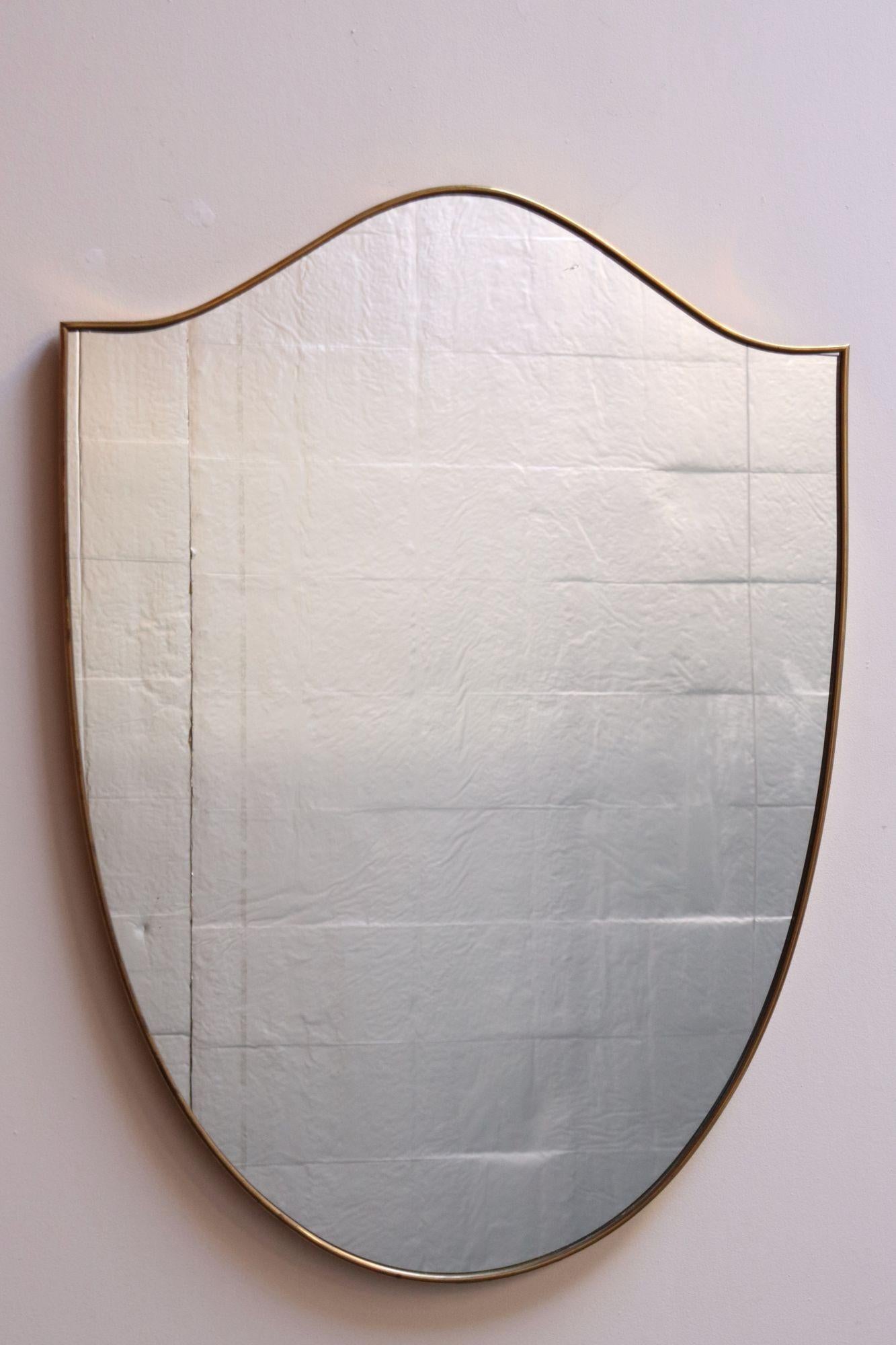 Modernistischer italienischer Ramati-Schild-Spiegel von Vetreria Bonardi (Moderne der Mitte des Jahrhunderts) im Angebot