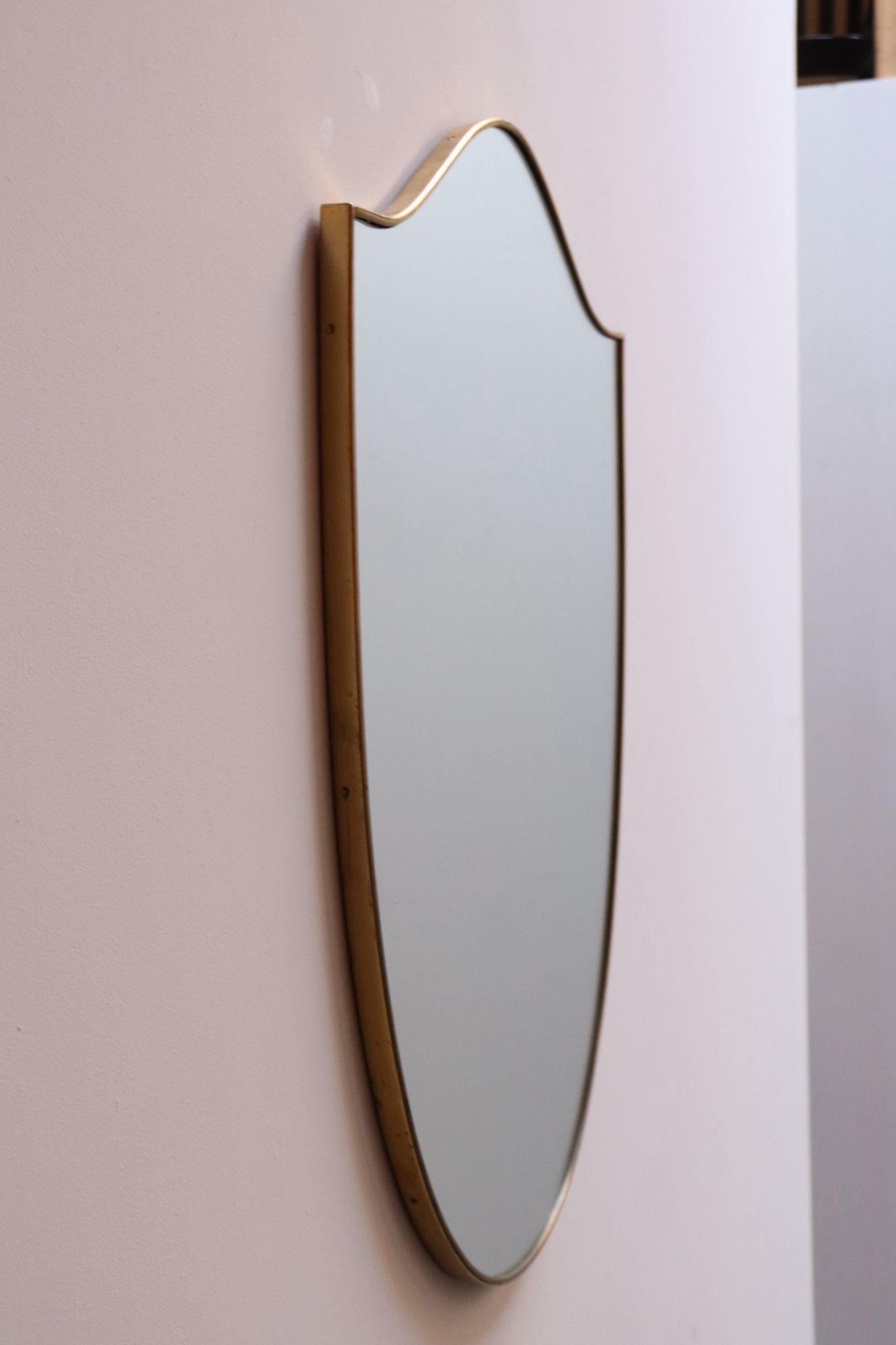 Modernistischer italienischer Ramati-Schild-Spiegel von Vetreria Bonardi (Italienisch) im Angebot