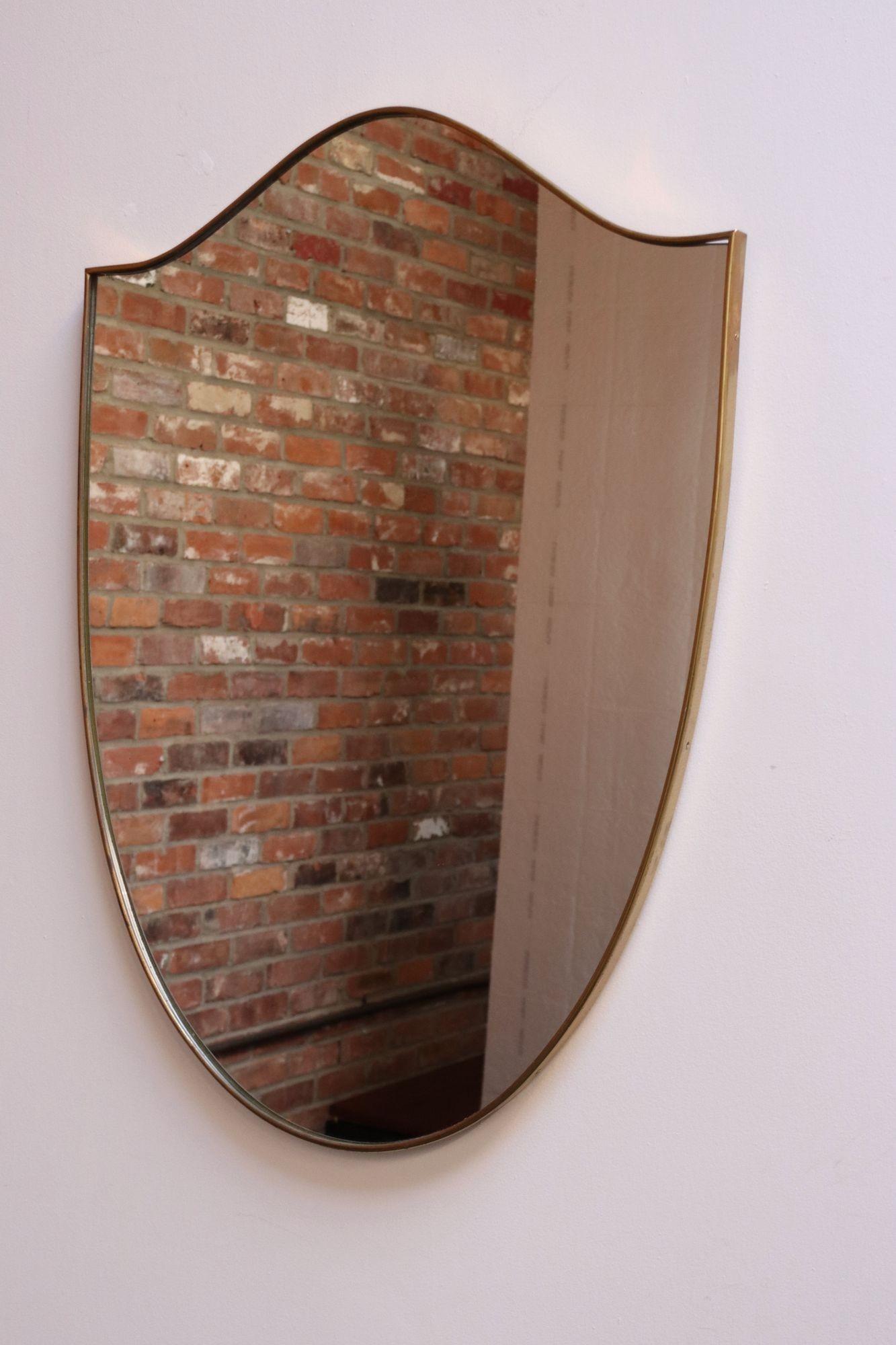 Modernistischer italienischer Ramati-Schild-Spiegel von Vetreria Bonardi im Zustand „Gut“ im Angebot in Brooklyn, NY