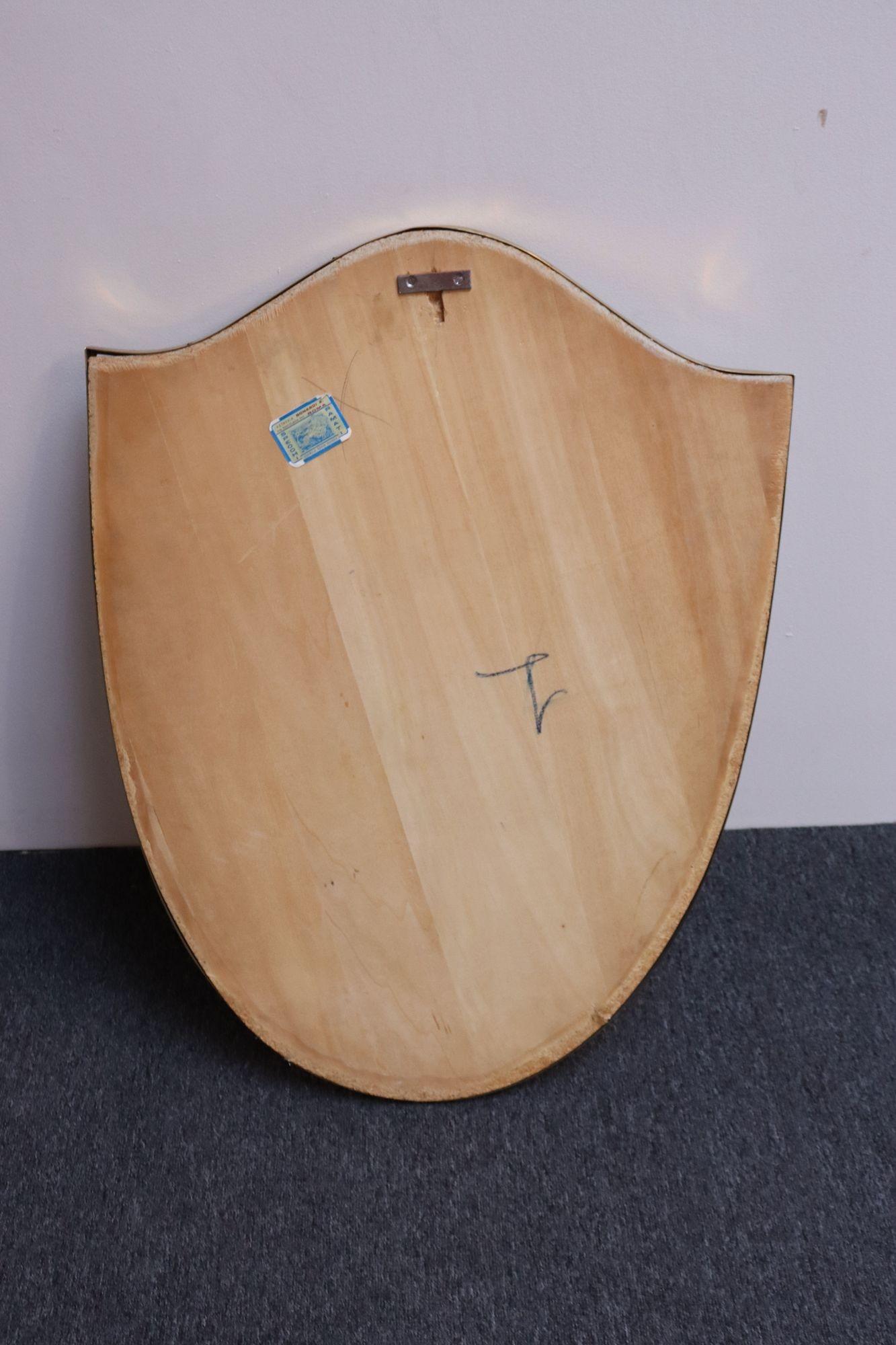 Modernistischer italienischer Ramati-Schild-Spiegel von Vetreria Bonardi im Angebot 1