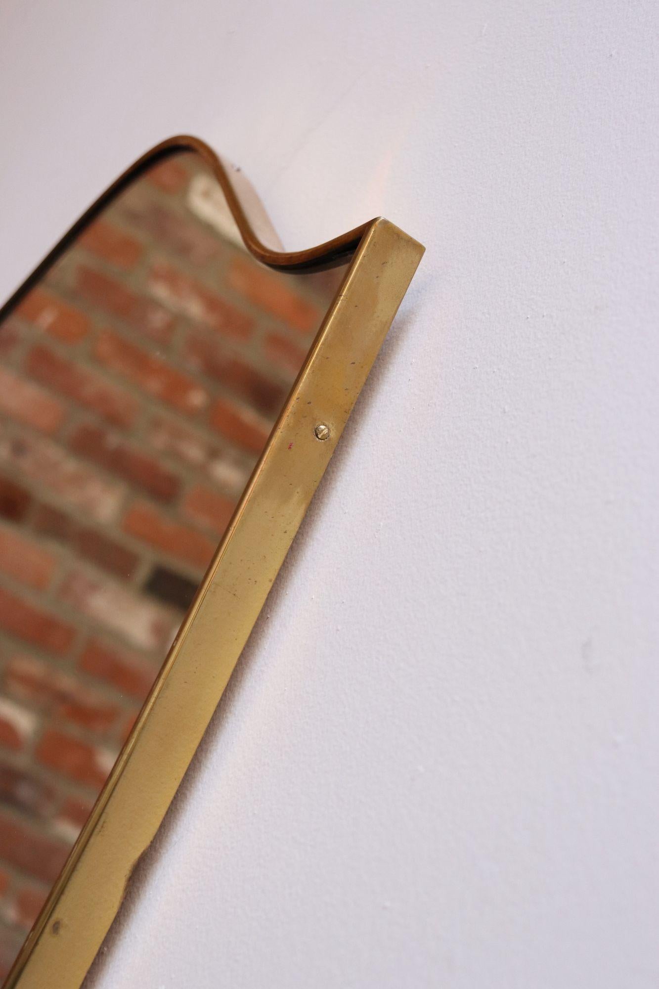 Modernistischer italienischer Ramati-Schild-Spiegel von Vetreria Bonardi im Angebot 2