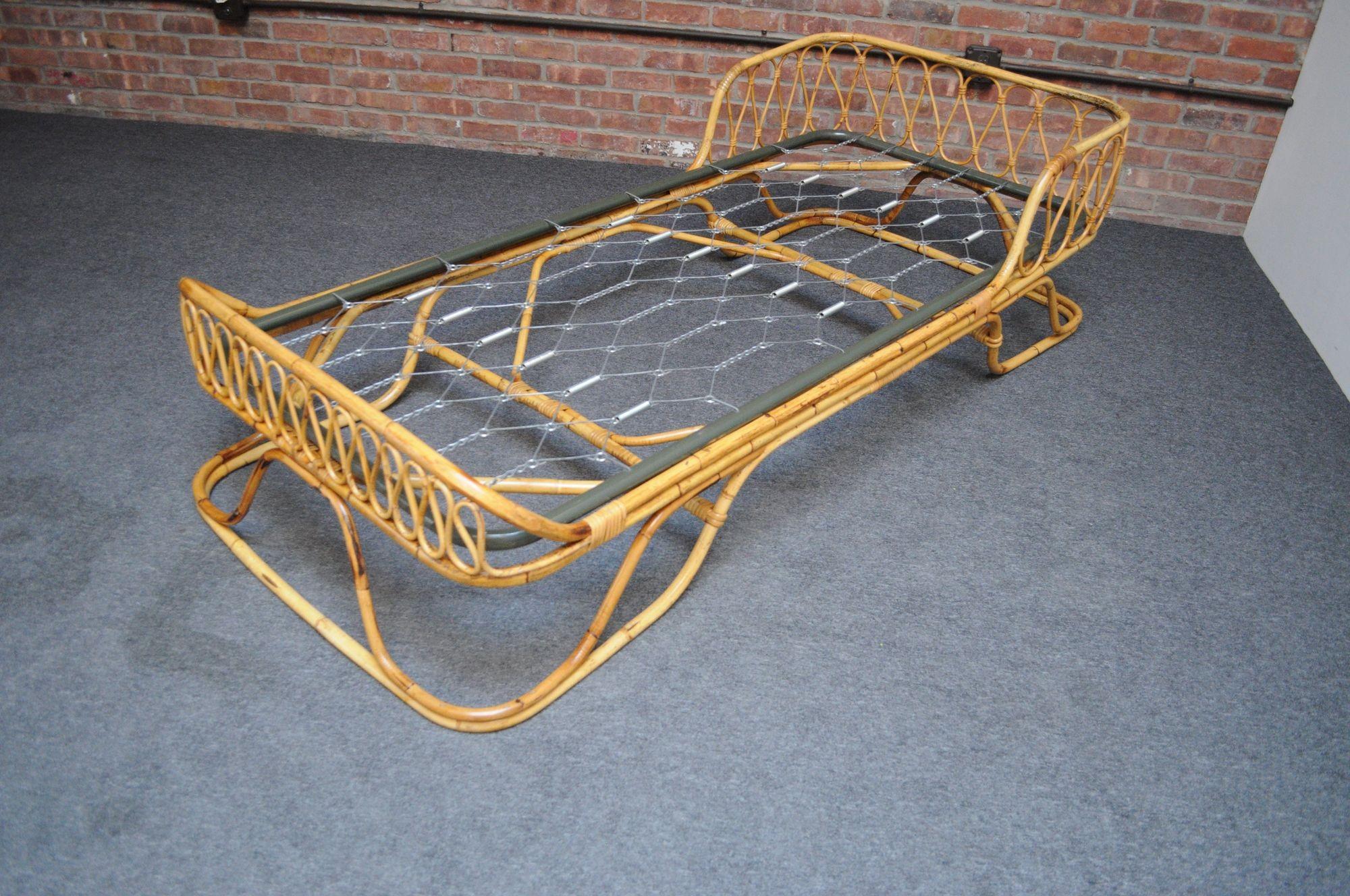 Italian Modernist Rattan and Bamboo Sleigh Daybed after Tito Agnoli for Bonacina For Sale 13