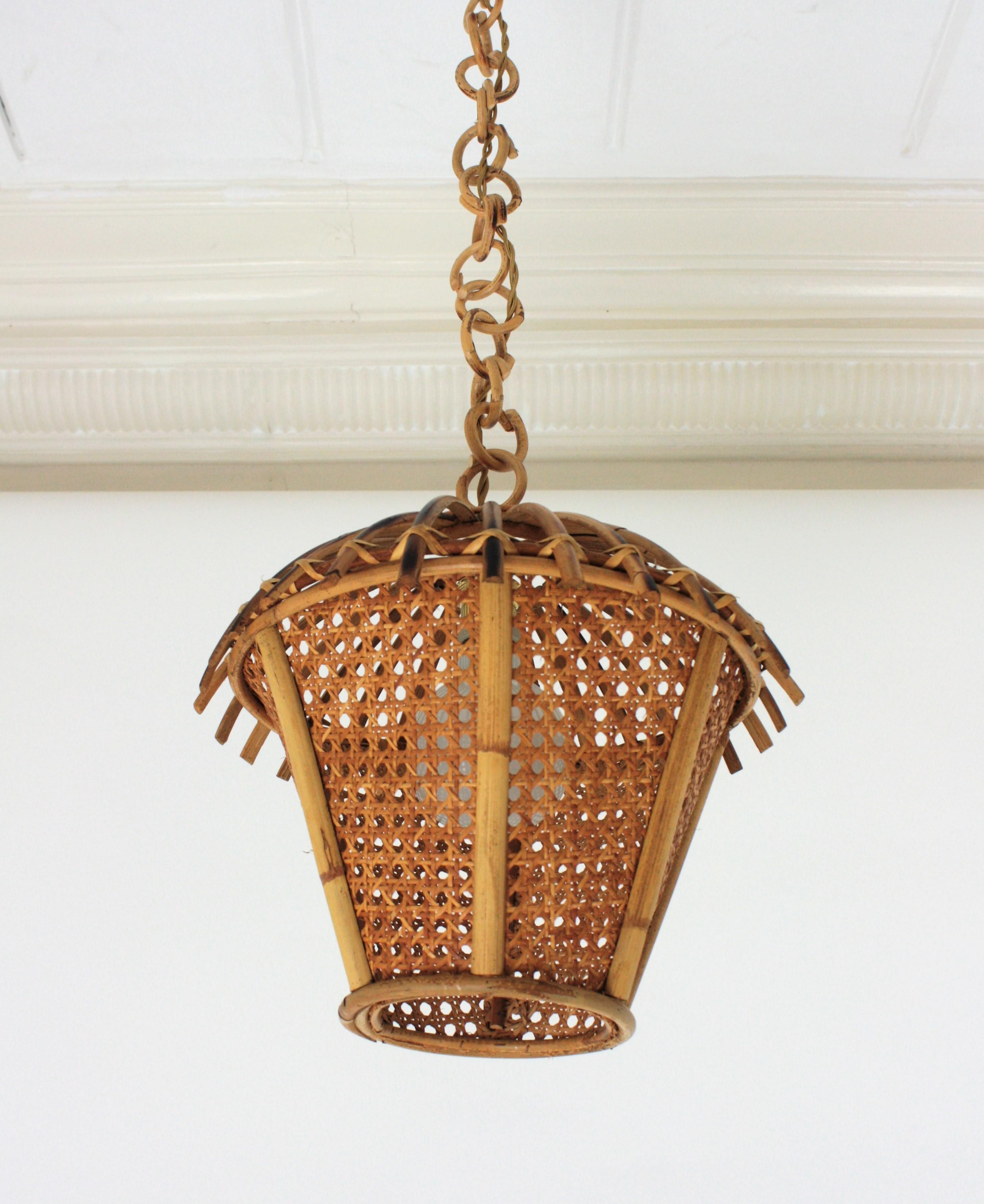 Italian Modernist Rattan and Wicker Wire Pagoda Pendant Hanging Light, 1960s For Sale 2