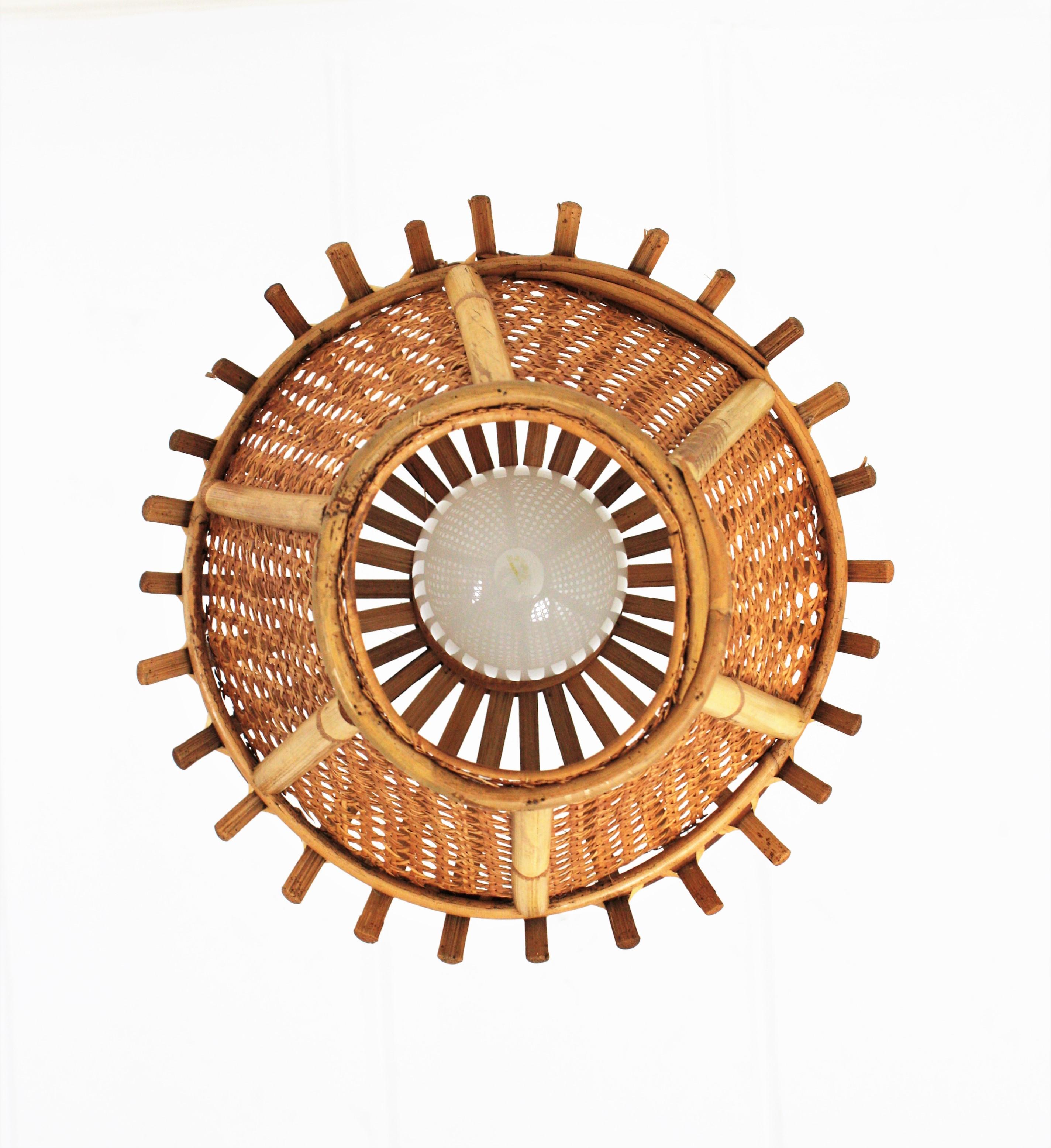Italian Modernist Rattan and Wicker Wire Pagoda Pendant Hanging Light, 1960s For Sale 5