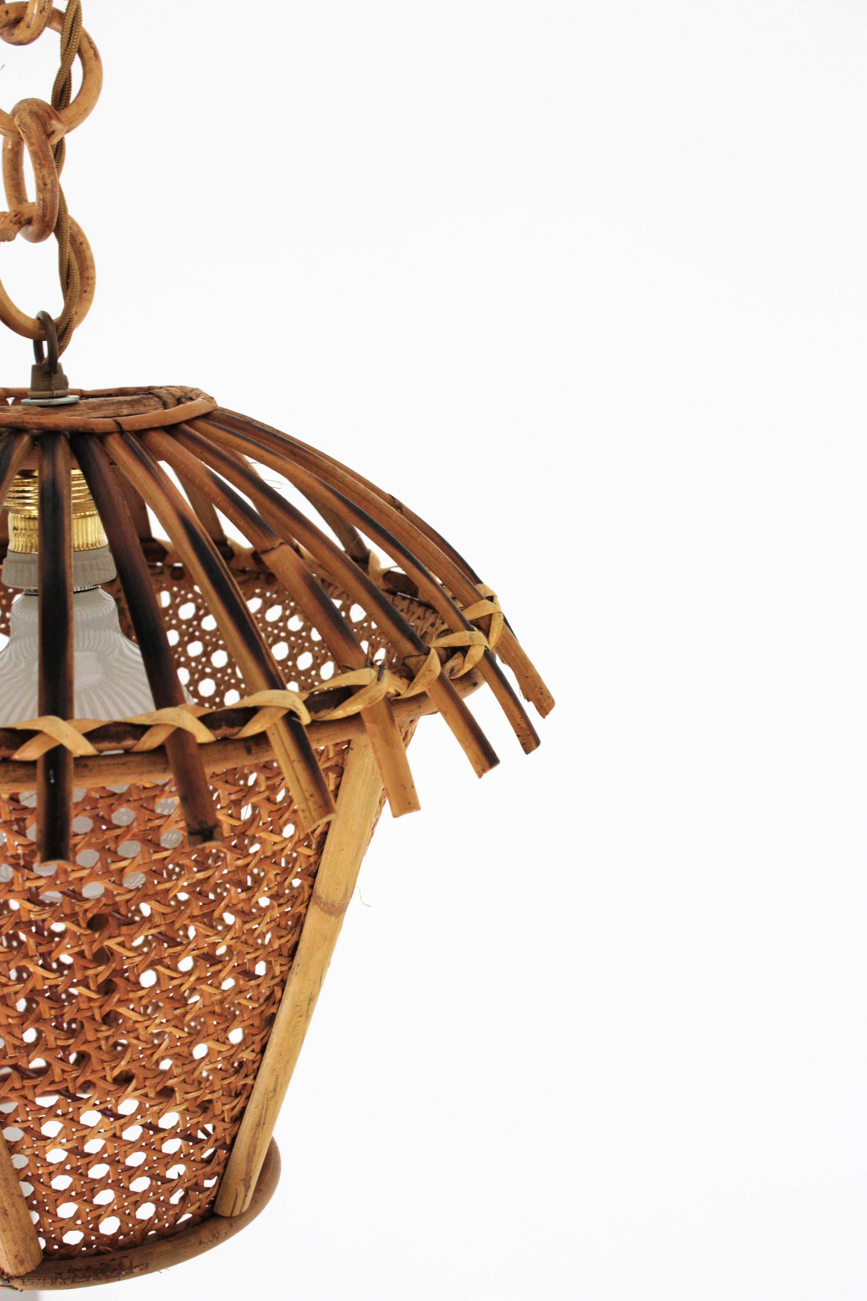 Italian Modernist Rattan and Wicker Wire Pagoda Pendant or Hanging Light, 1960s For Sale 8