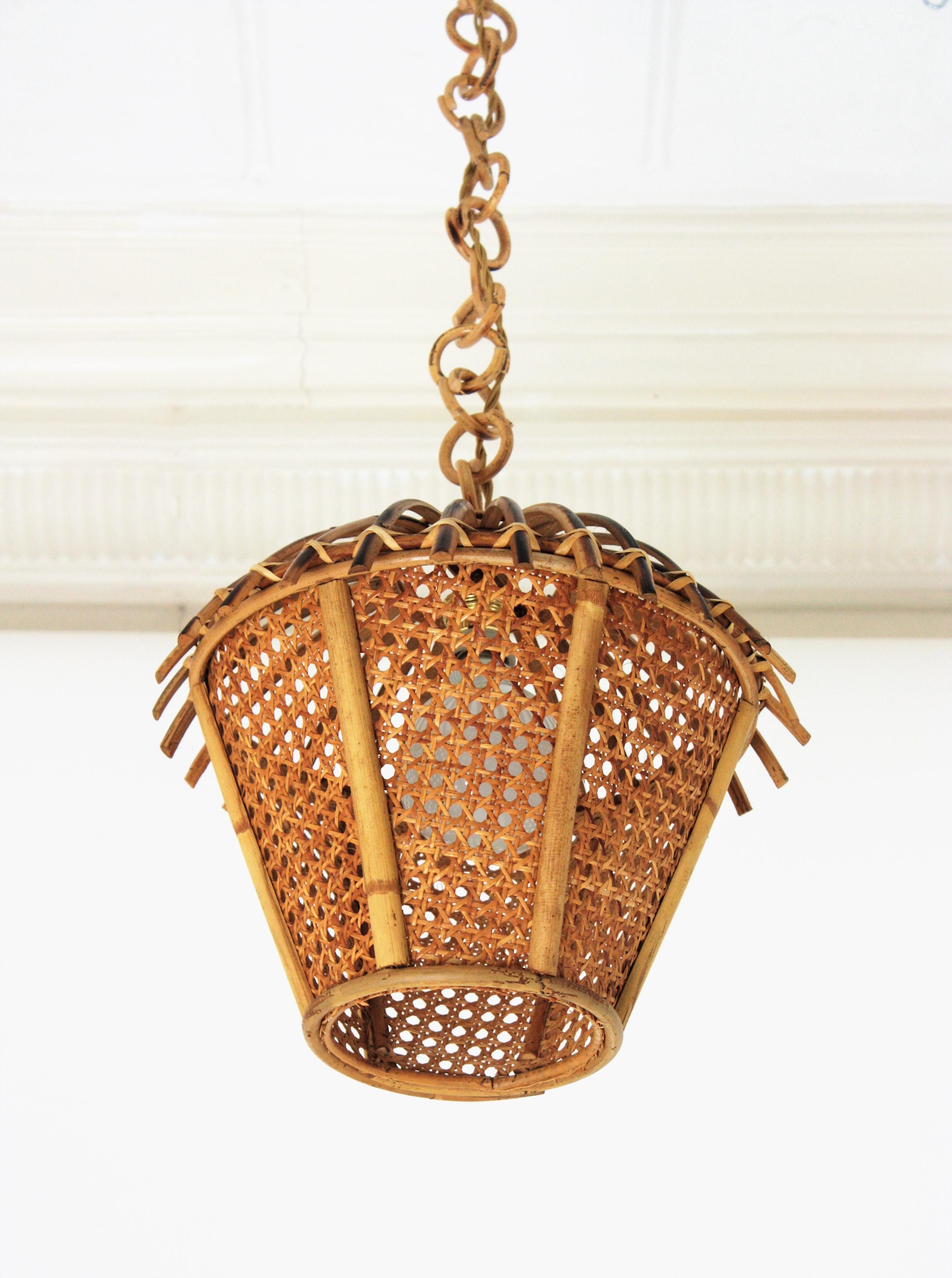 Mid-Century Modern Italian Modernist Rattan and Wicker Wire Pagoda Pendant or Hanging Light, 1960s For Sale