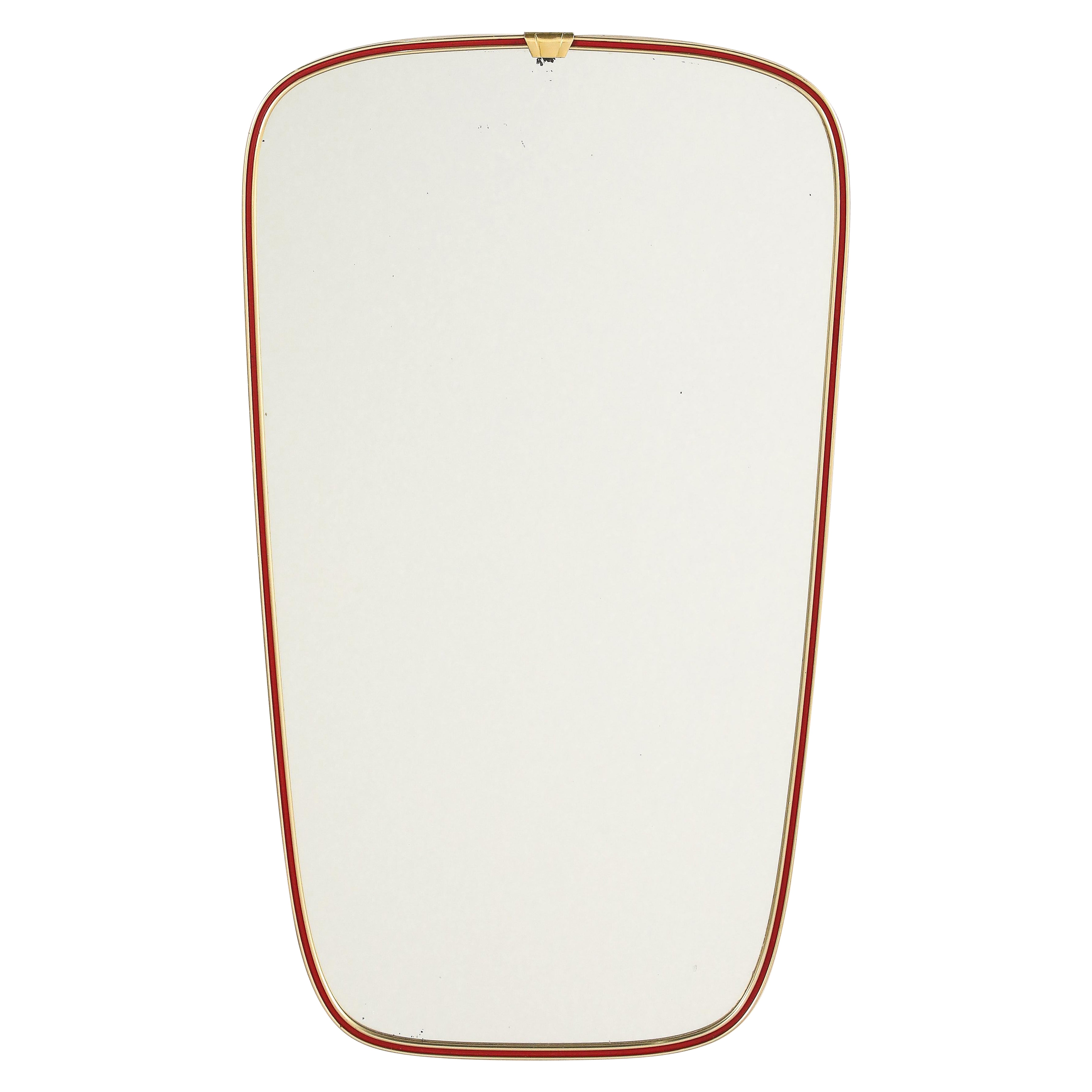 Miroir moderniste italien en métal rouge et encadrement en laiton, vers 1950