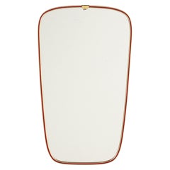 Specchio modernista italiano con cornice in metallo rosso e ottone, 1950 circa
